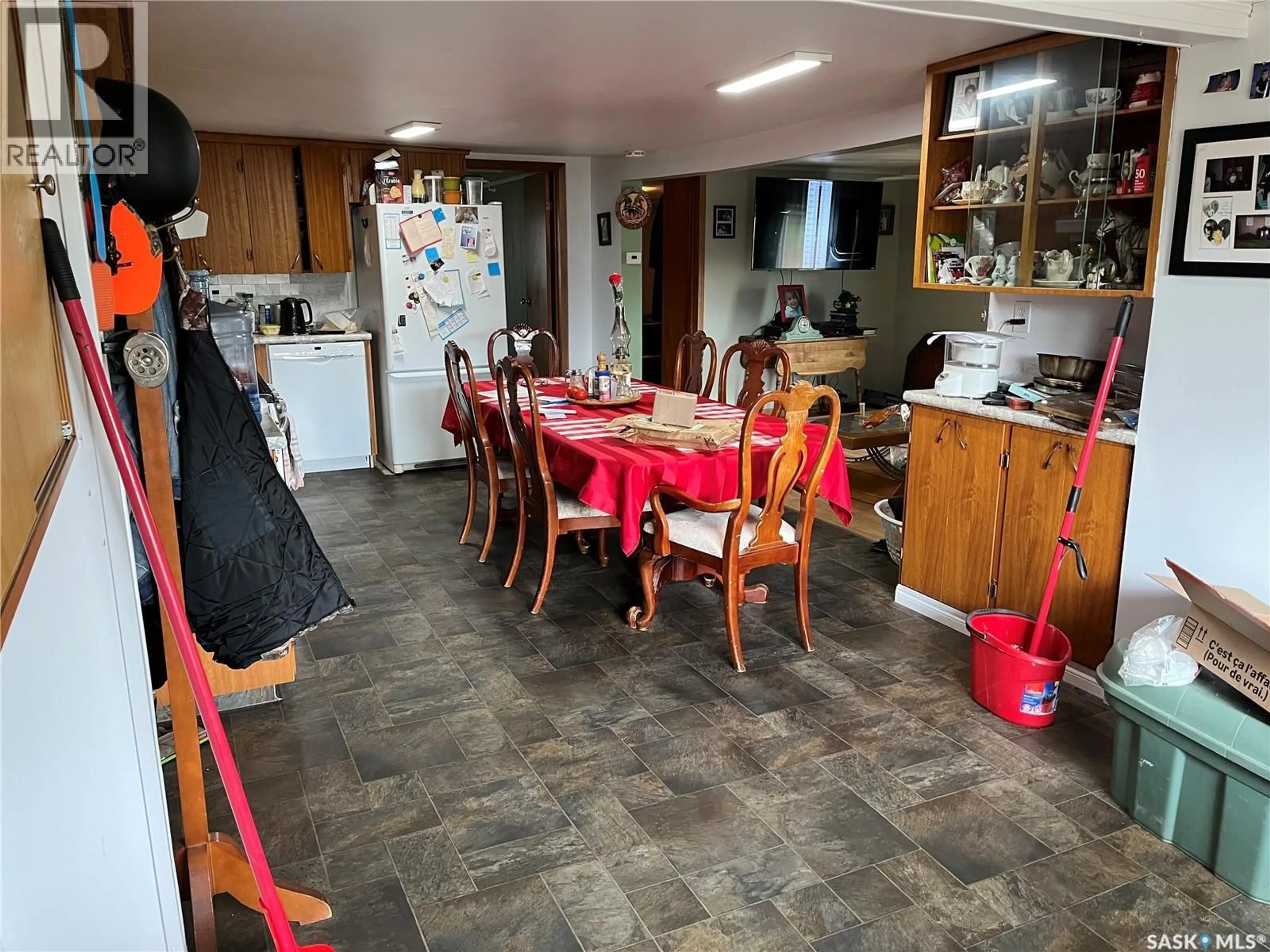 Dining room, unknown for 9 2ND STREET, Willow Bunch Saskatchewan S0H4K0