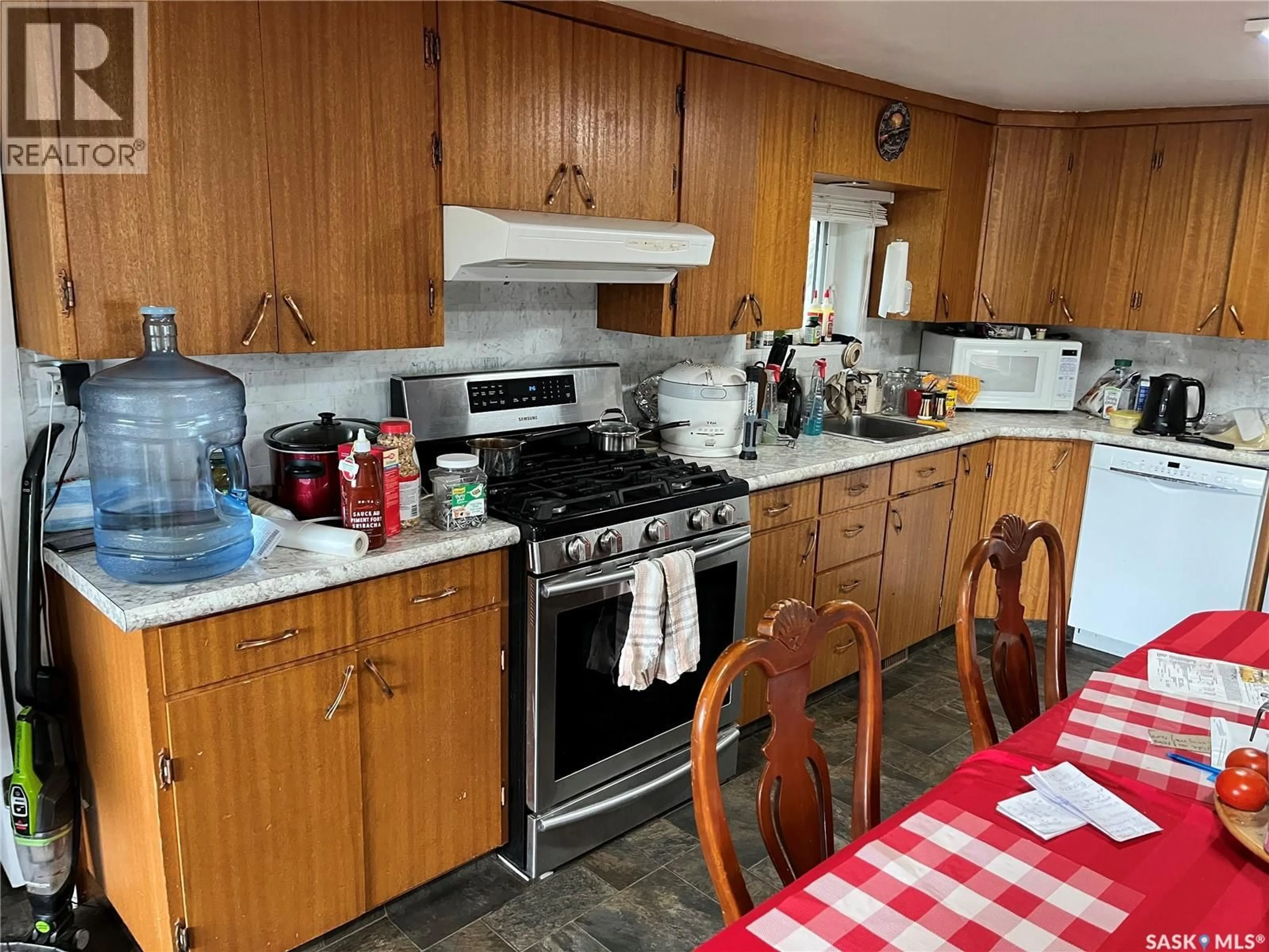 Standard kitchen, unknown for 9 2ND STREET, Willow Bunch Saskatchewan S0H4K0