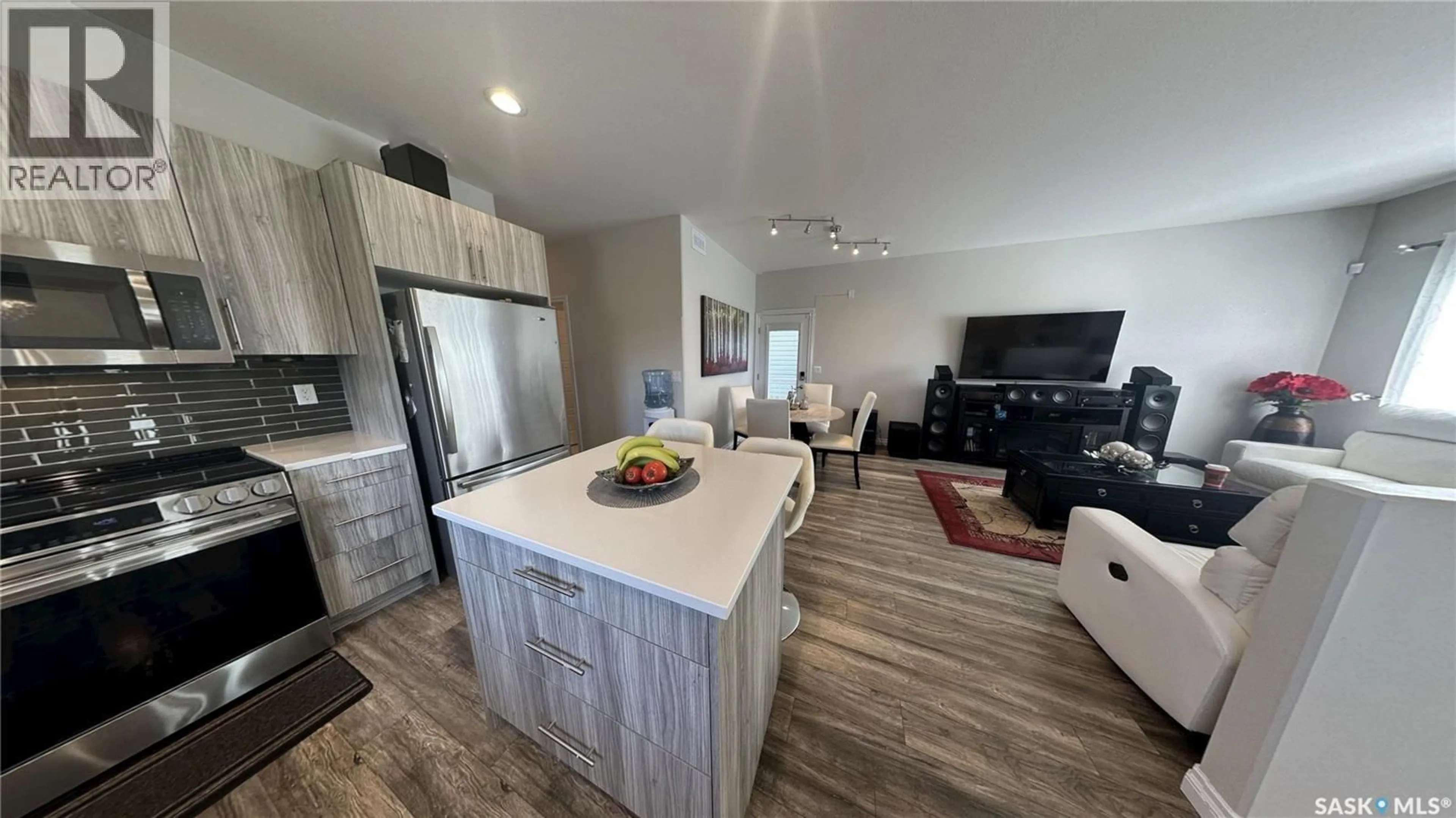 Open concept kitchen, unknown for 4046 33RD STREET, Saskatoon Saskatchewan S7L0V6