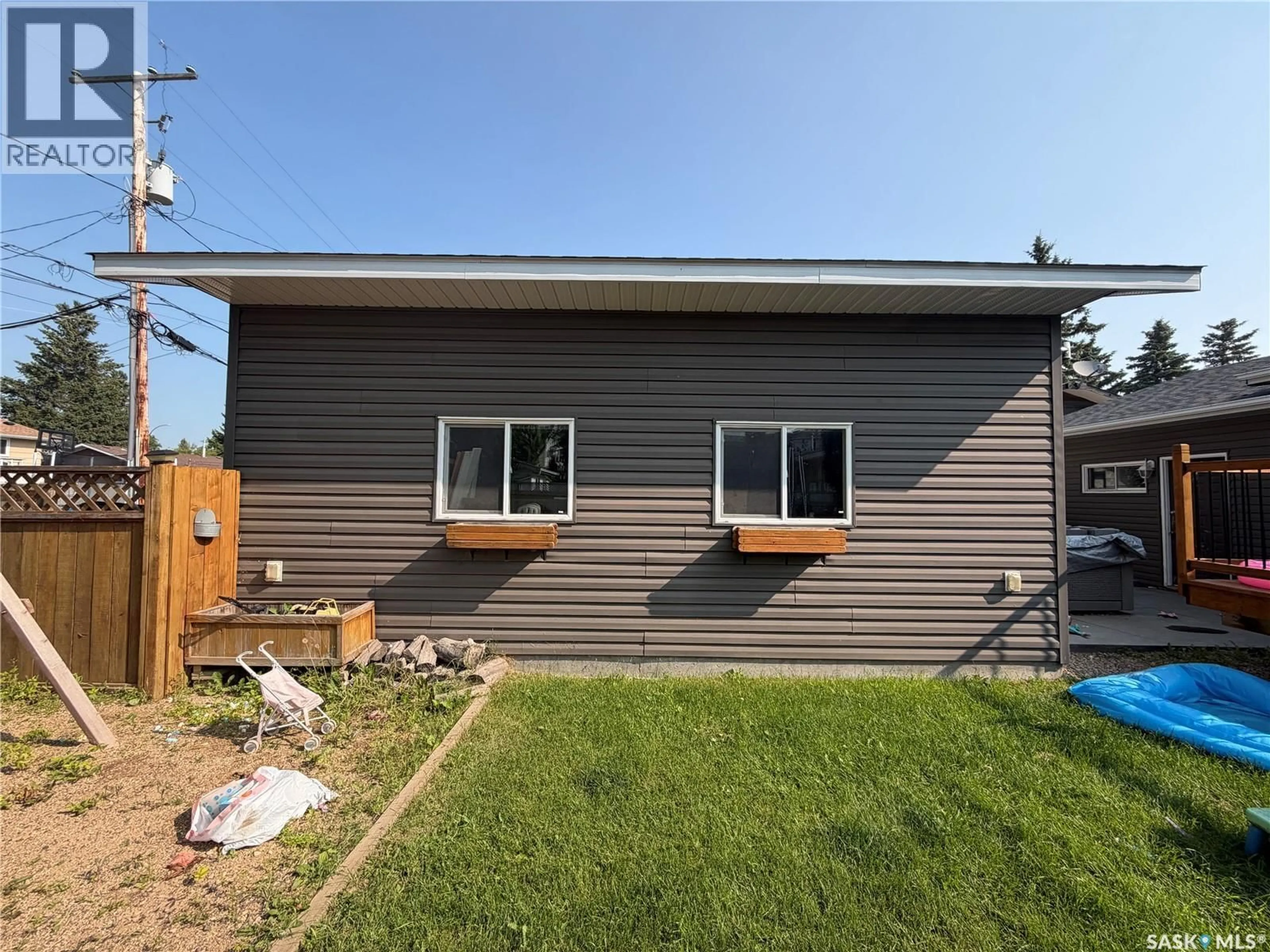 Home with vinyl exterior material, building for 939 7TH STREET, Humboldt Saskatchewan S0K2A0
