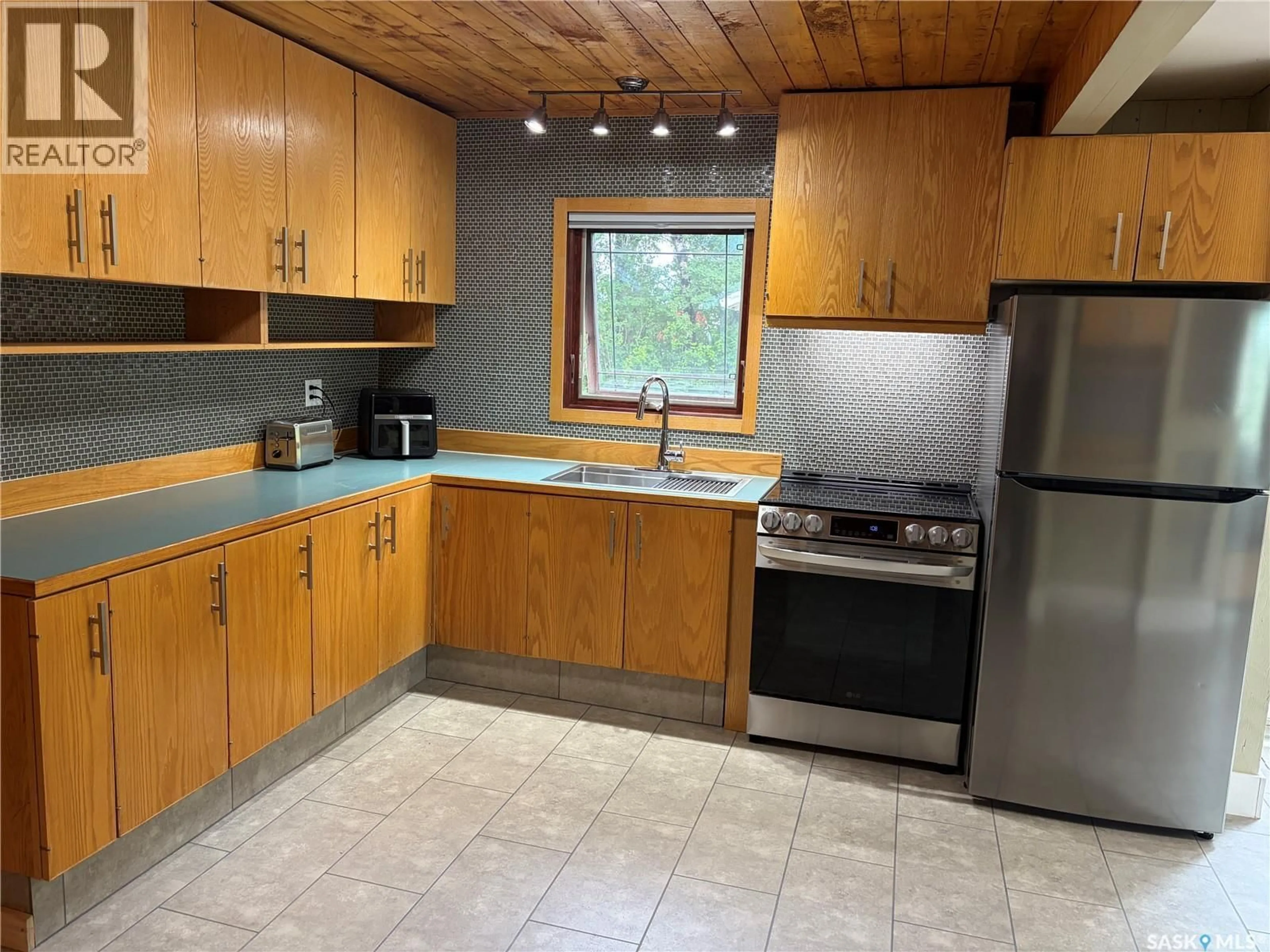 Standard kitchen, unknown for 247 ELSA STREET, Margo Saskatchewan S0A2M0