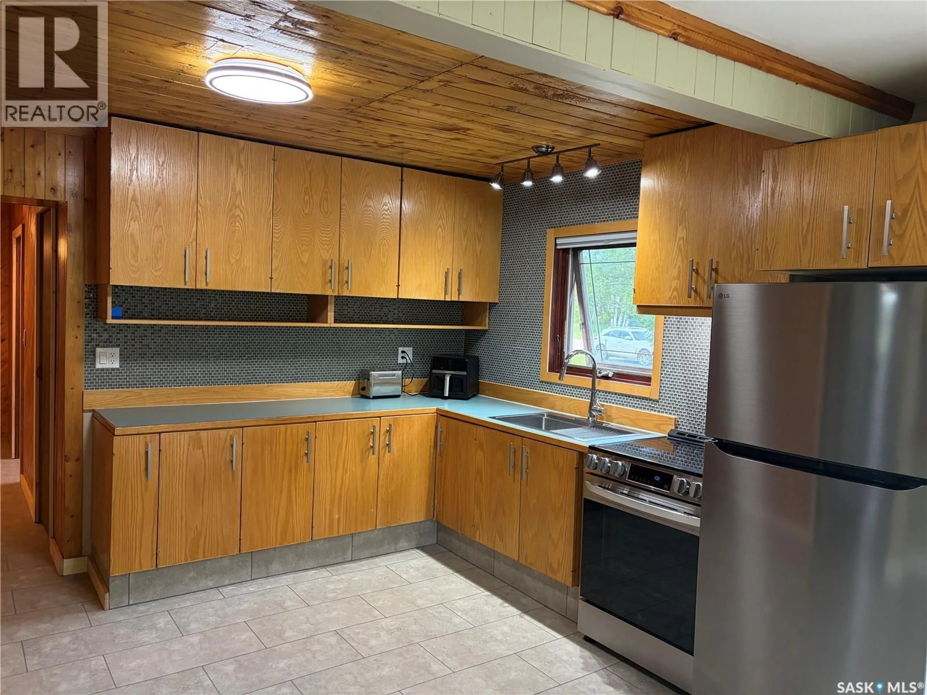 Standard kitchen, unknown for 247 ELSA STREET, Margo Saskatchewan S0A2M0