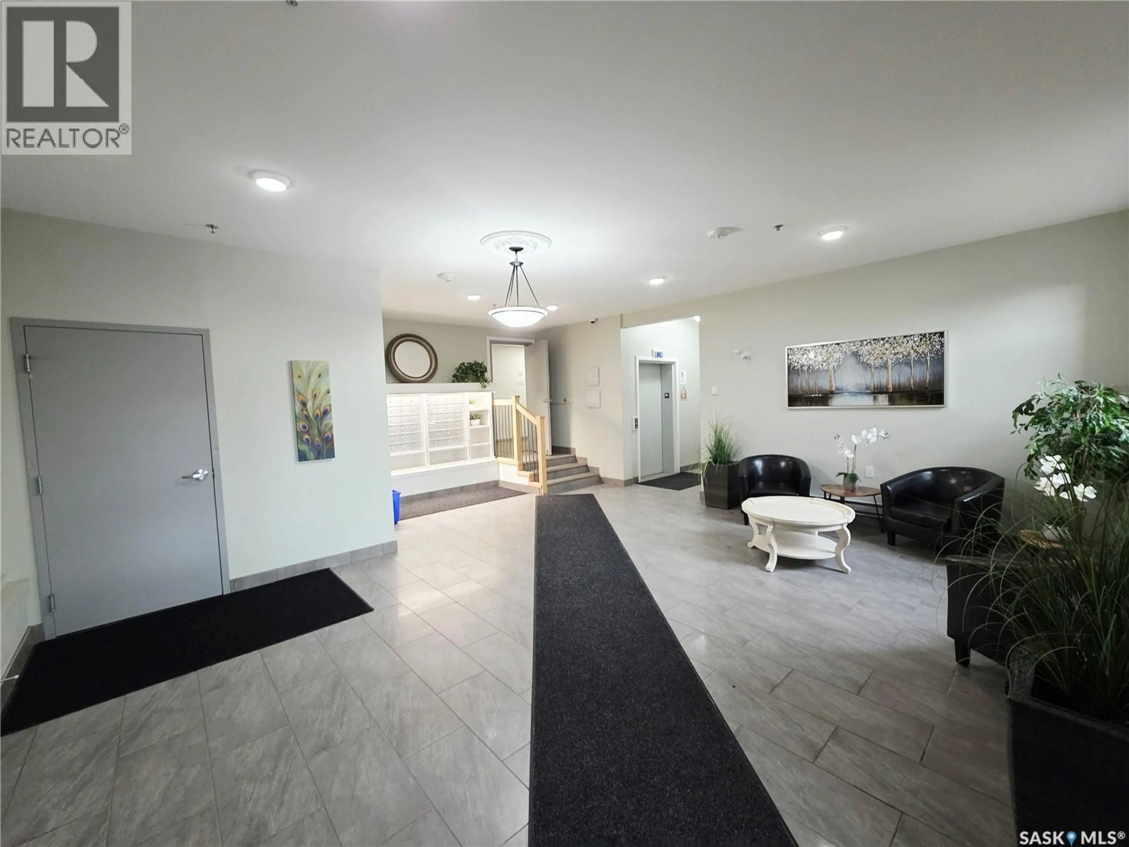 Lobby for 106 - 3630 HAUGHTON ROAD, Regina Saskatchewan S4V1P1