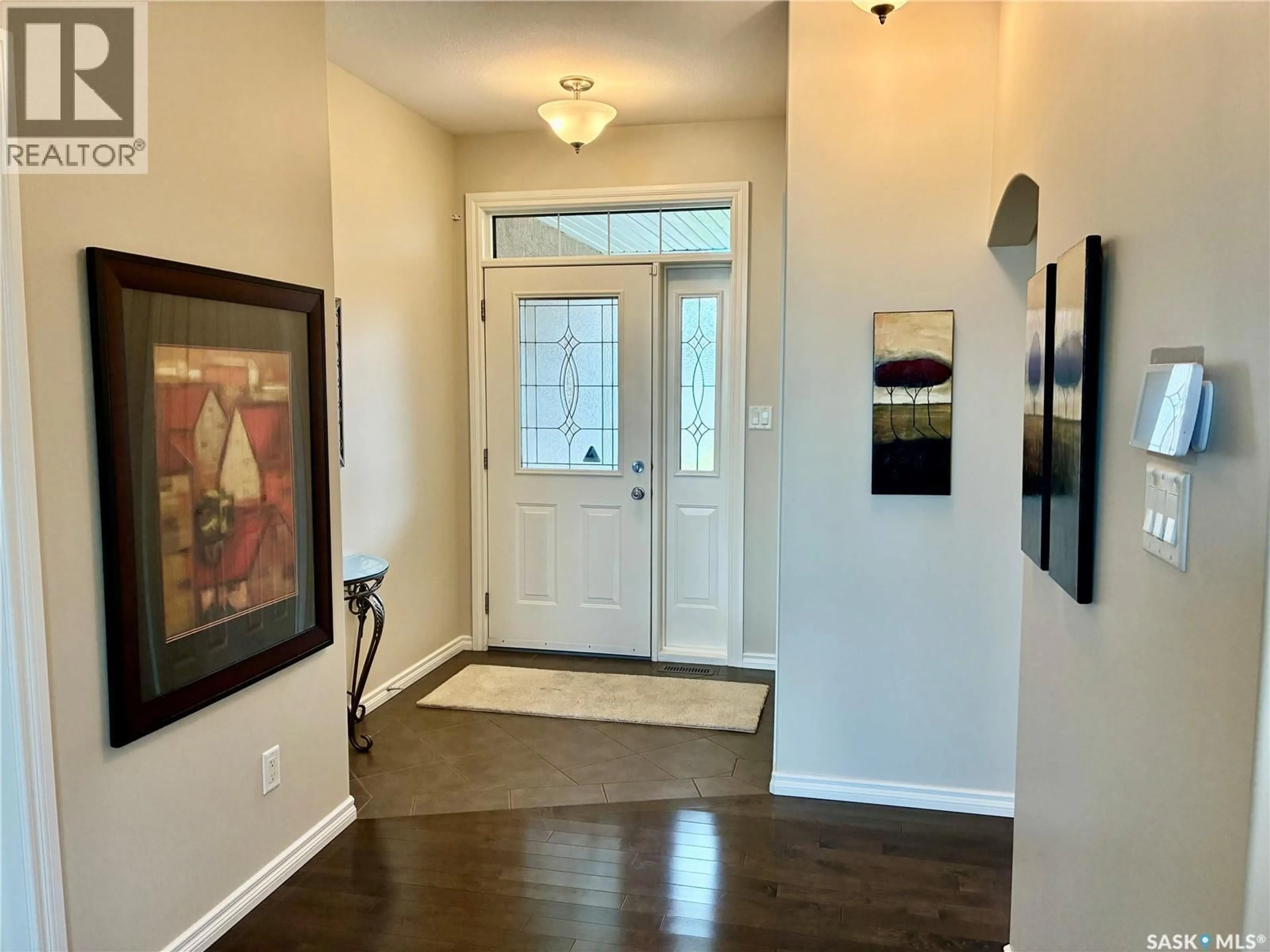 Indoor entryway for 10170 WASCANA ESTATES, Regina Saskatchewan S4V3E5