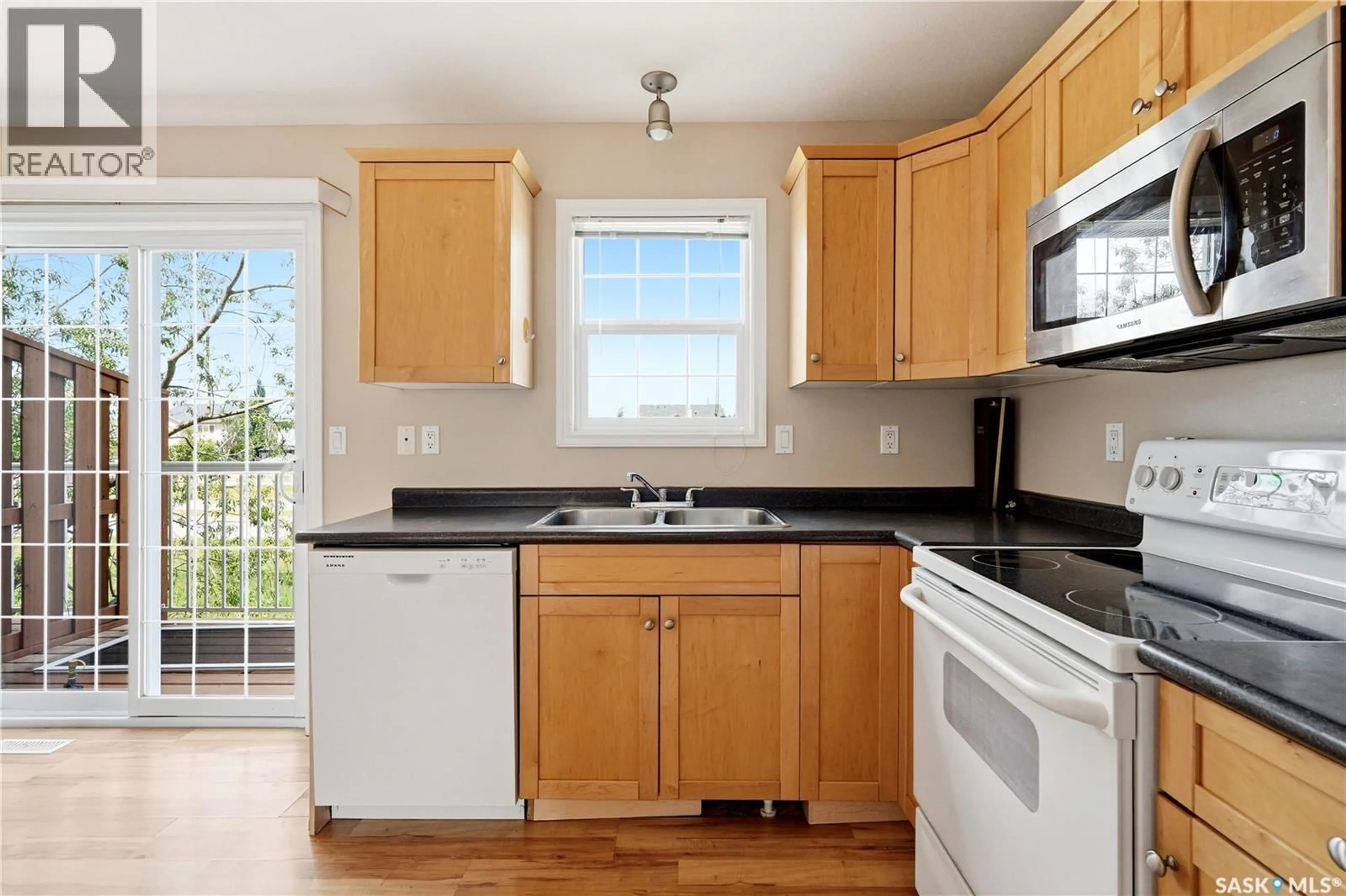 Standard kitchen, unknown for 118 - 52 PAWLYCHENKO LANE, Saskatoon Saskatchewan S7V1K1