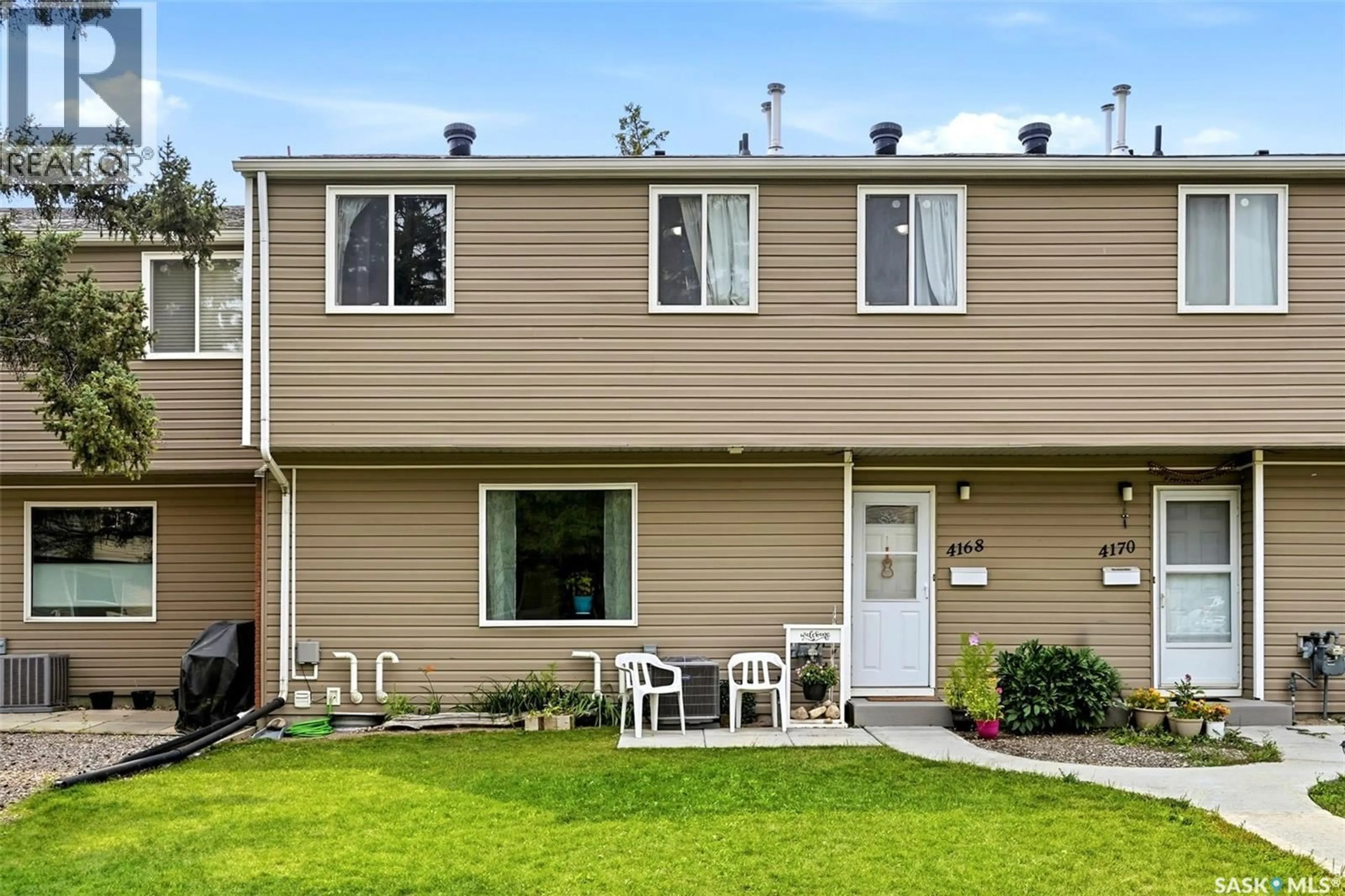 Home with vinyl exterior material, street for 4168 CASTLE ROAD, Regina Saskatchewan S4S4T2