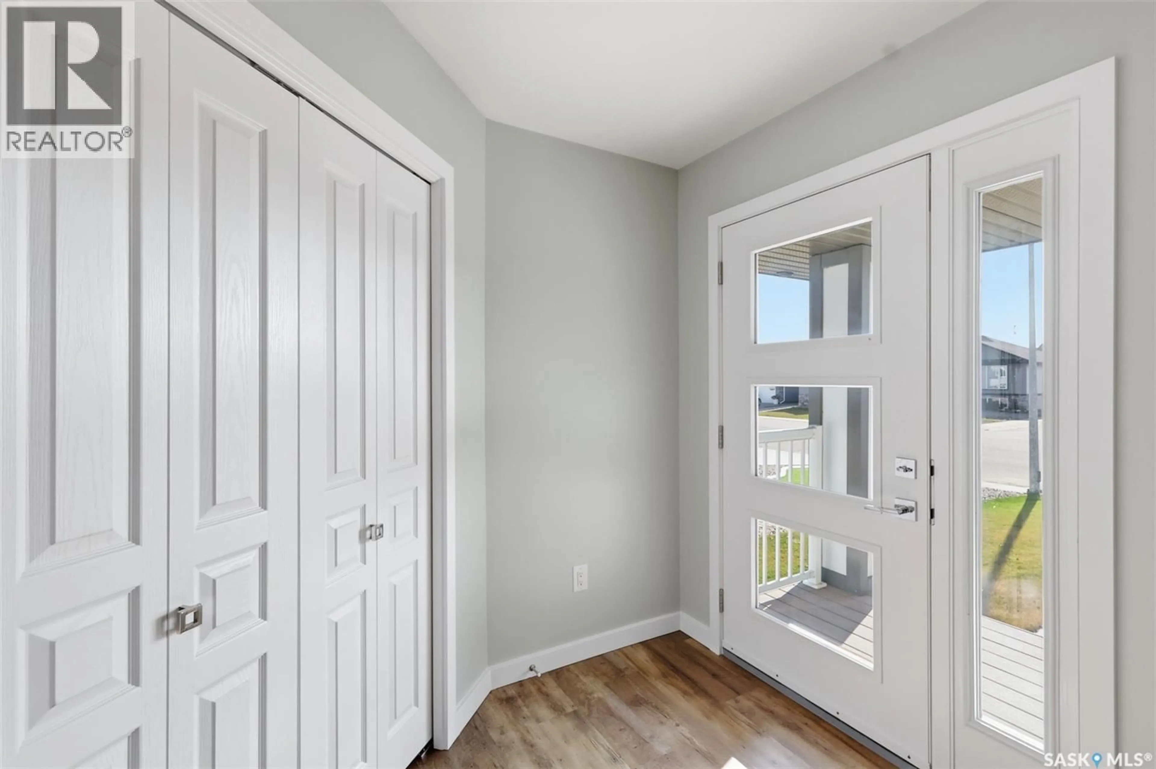 Indoor entryway for 812 1ST AVENUE N, Warman Saskatchewan S0K4S5
