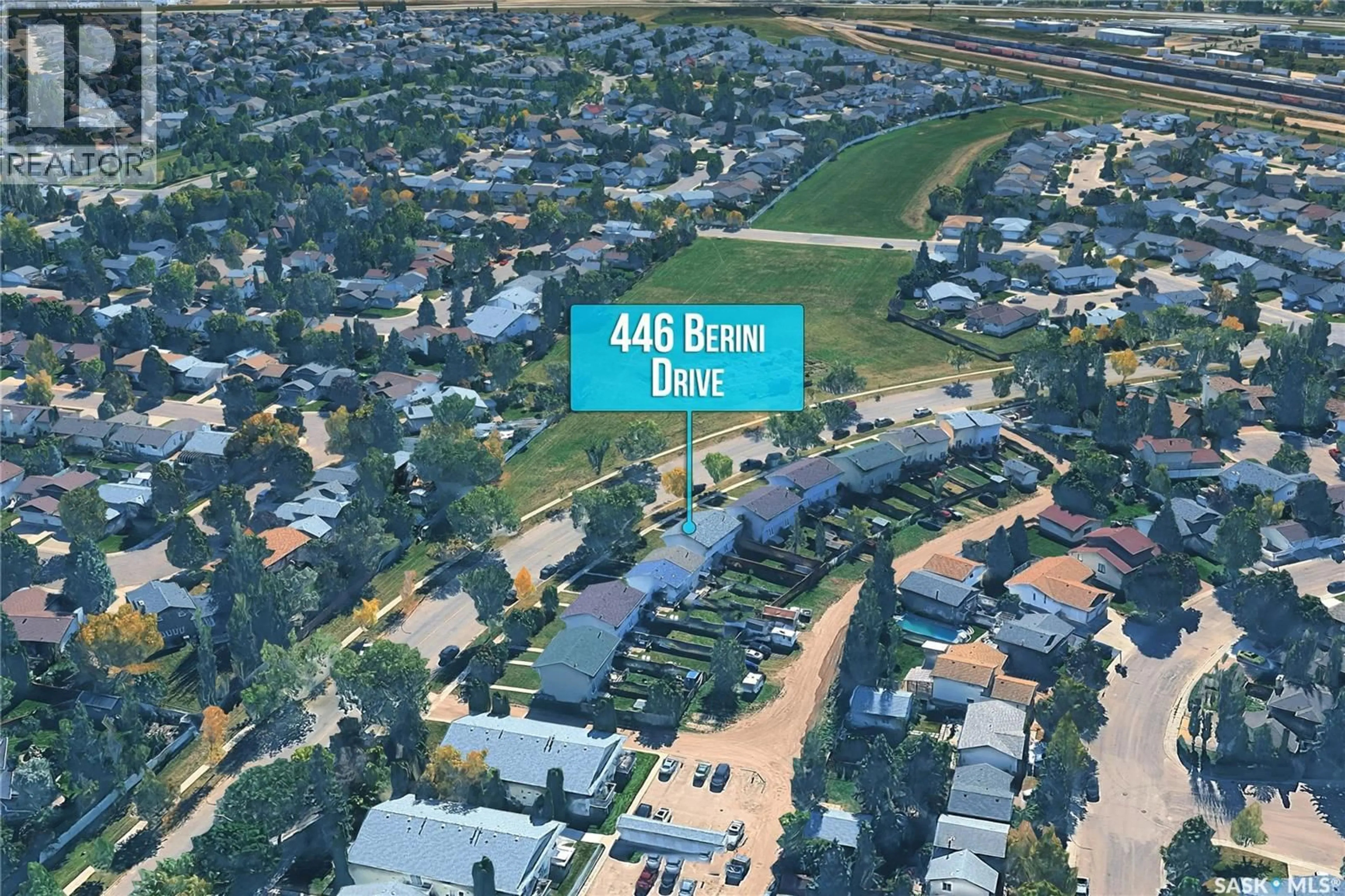 A pic from outside/outdoor area/front of a property/back of a property/a pic from drone, street for 446 BERINI DRIVE, Saskatoon Saskatchewan S7N3N5
