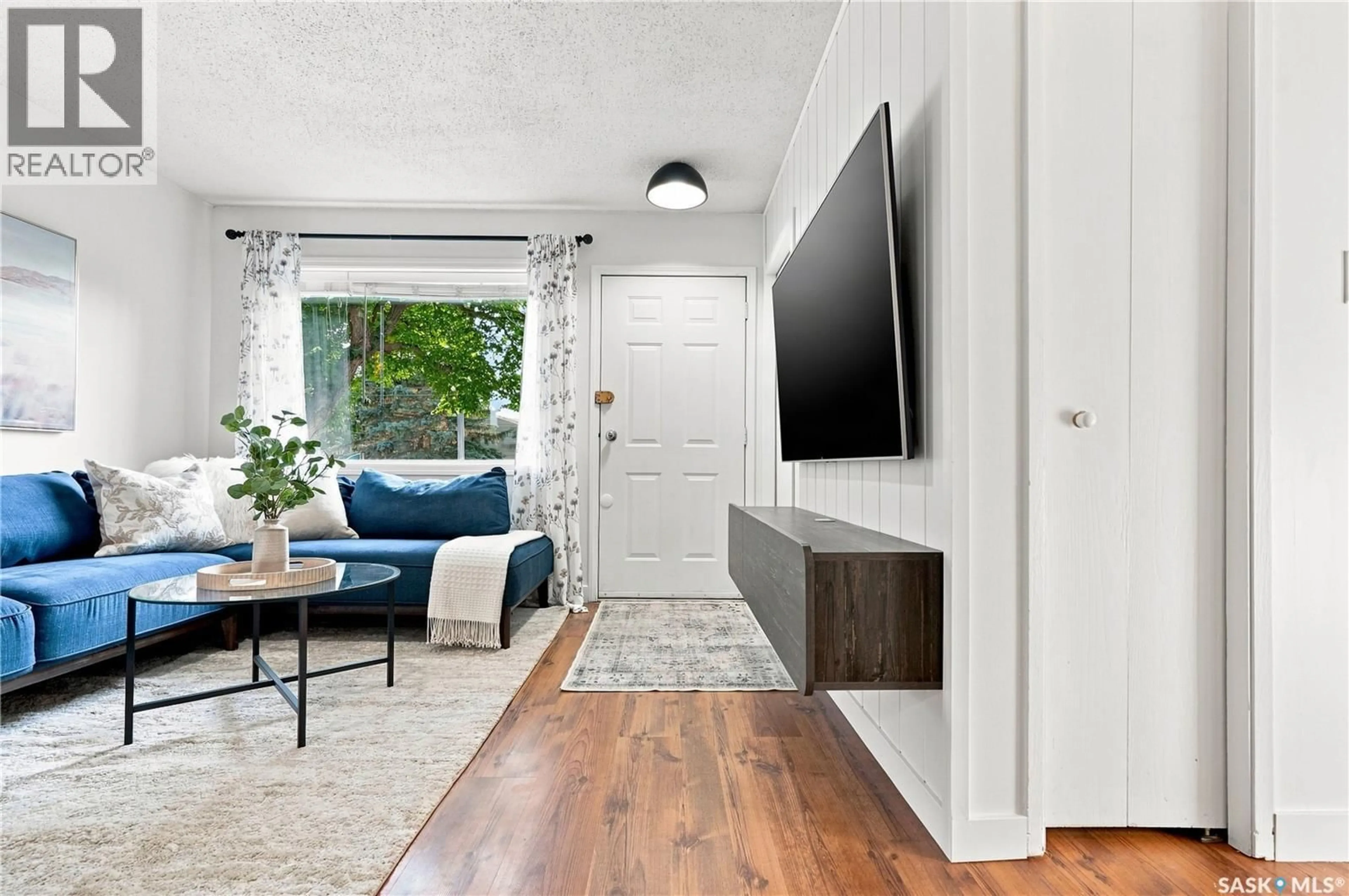 Living room with furniture, unknown for 1605 CENTRAL AVENUE, Saskatoon Saskatchewan S7N2T4