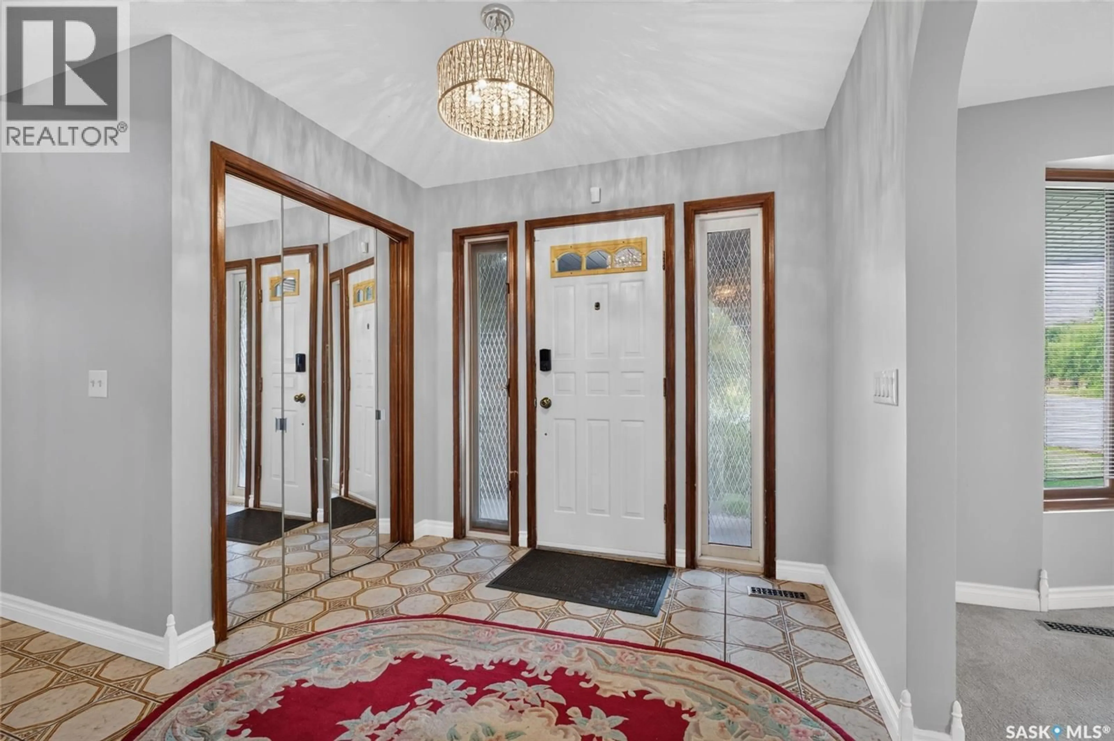 Indoor foyer for 2054 BRAUN BAY, Regina Saskatchewan S4V0M4