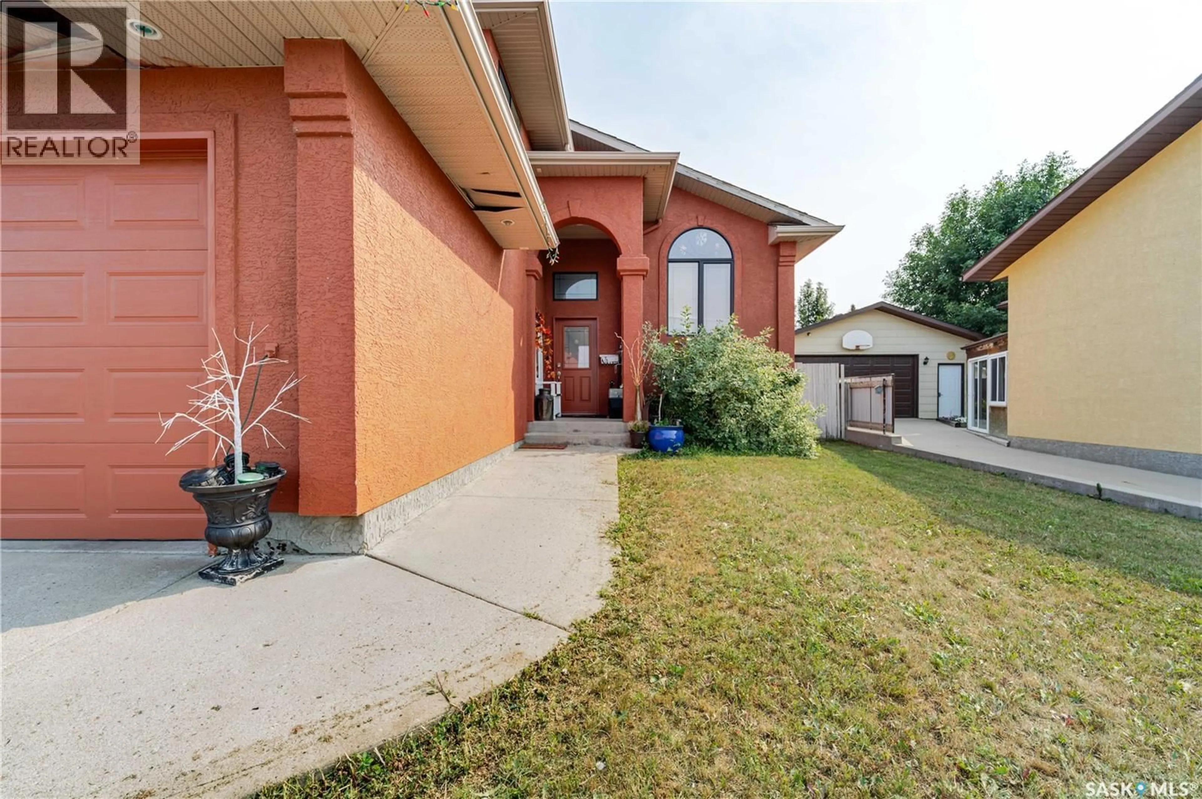 Unknown for 294 WELLINGTON DRIVE, Moose Jaw Saskatchewan S6K1A4