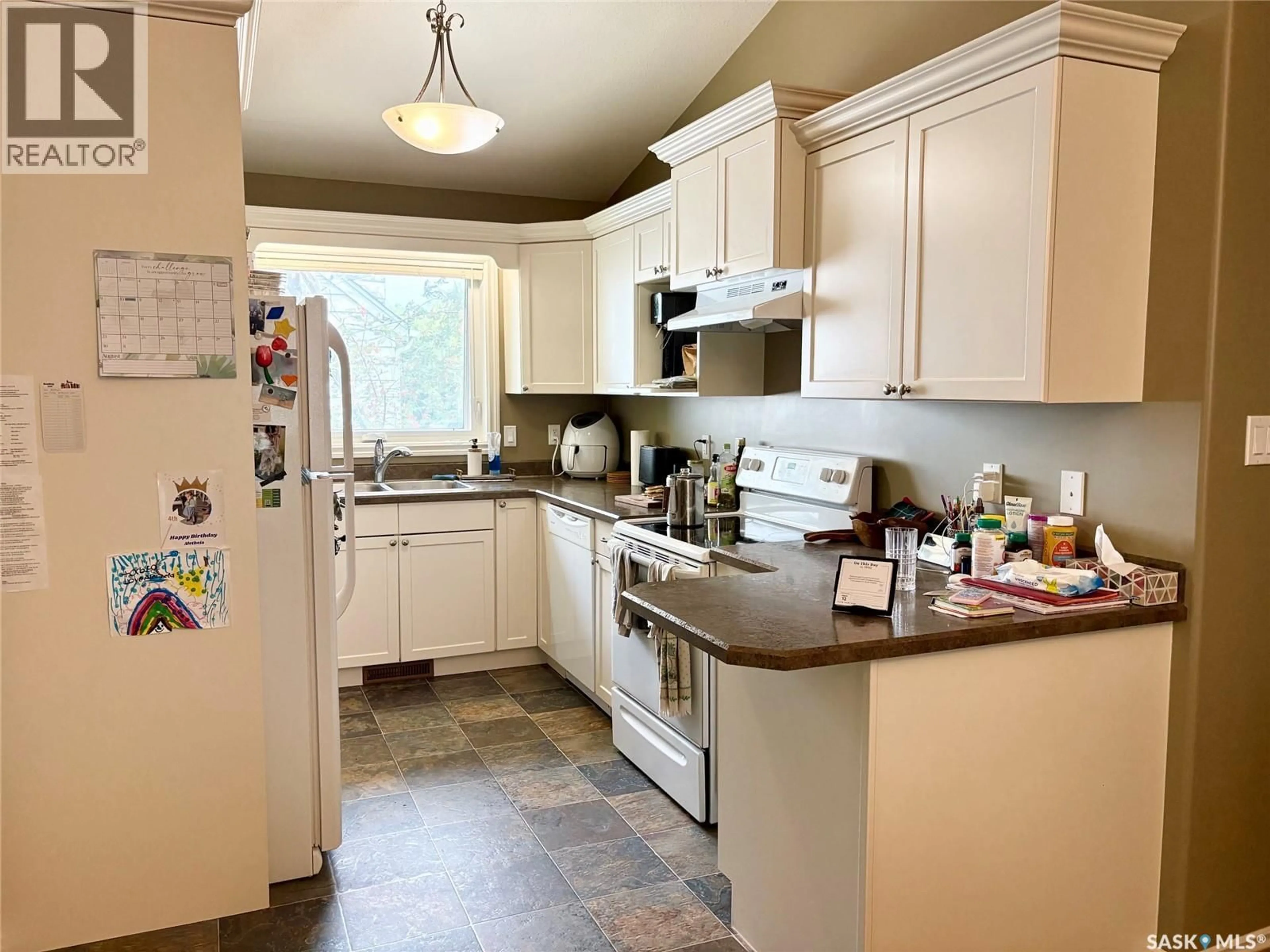 Standard kitchen, ceramic/tile floor for 75 AGRICULTURAL AVENUE, Yorkton Saskatchewan S3N1S2
