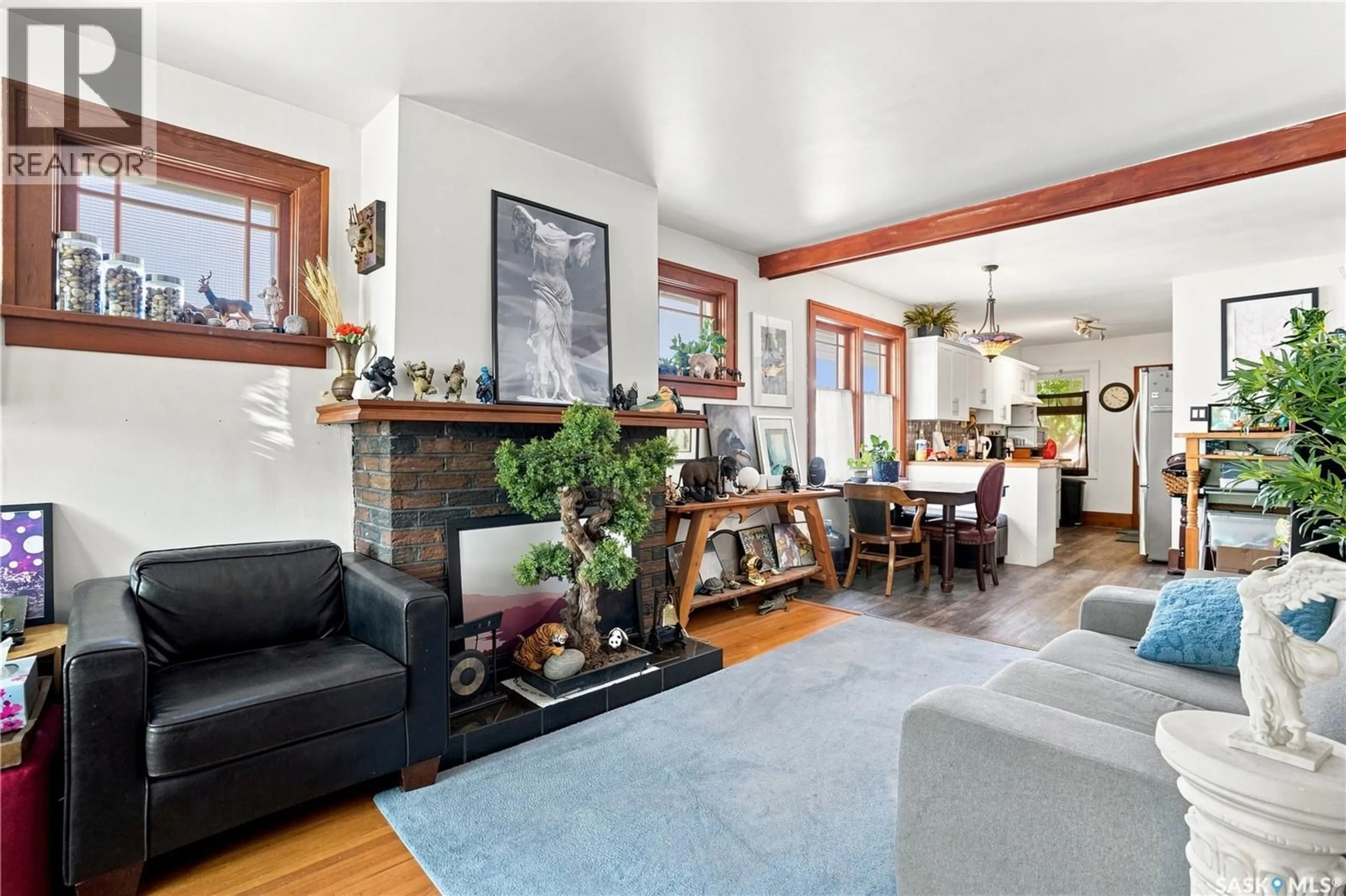 Living room with furniture, unknown for 3324 COLLEGE AVENUE, Regina Saskatchewan S4T1W2