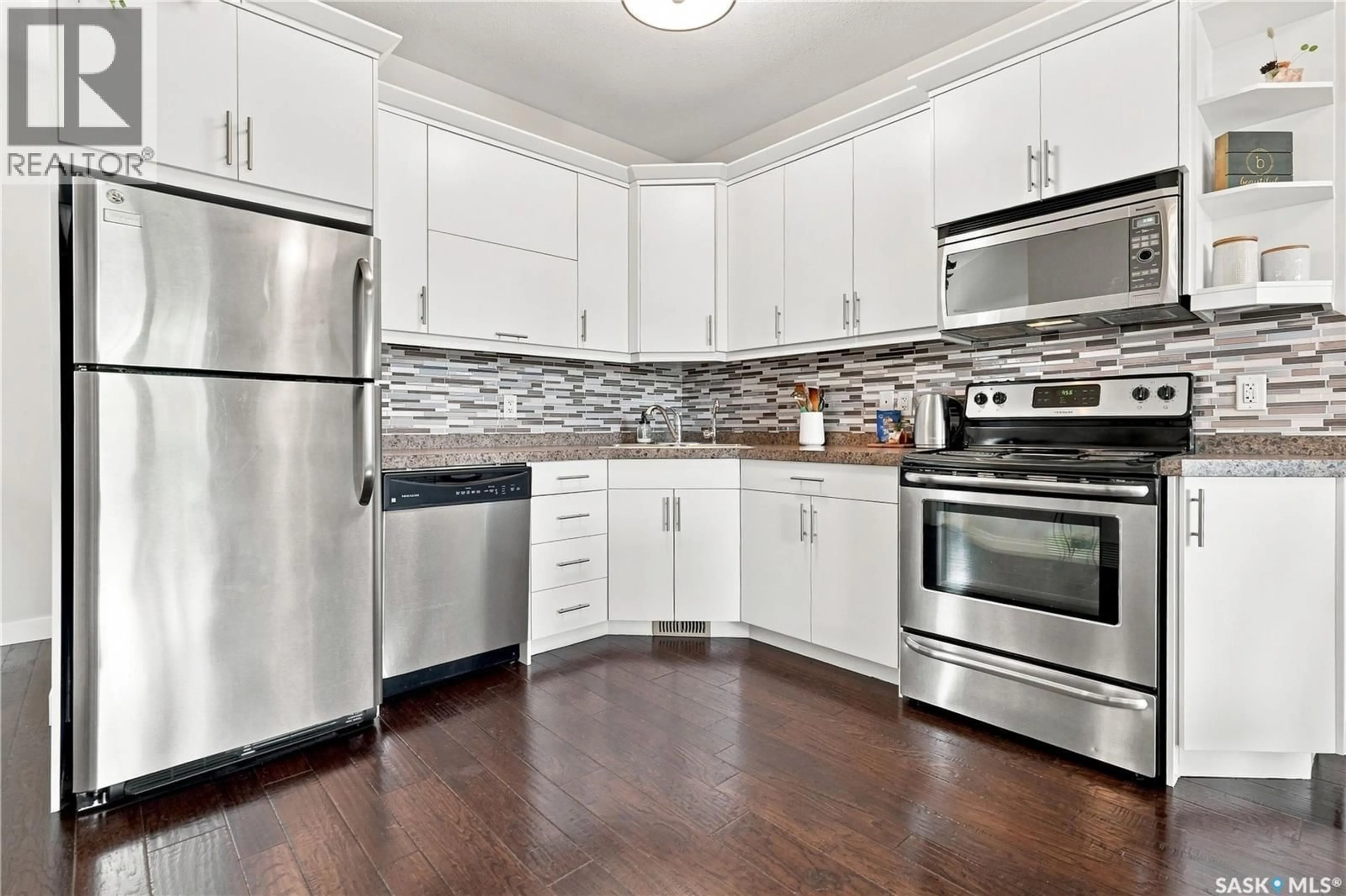 Standard kitchen, unknown for 3249 GREEN BANK ROAD, Regina Saskatchewan S4V1P4