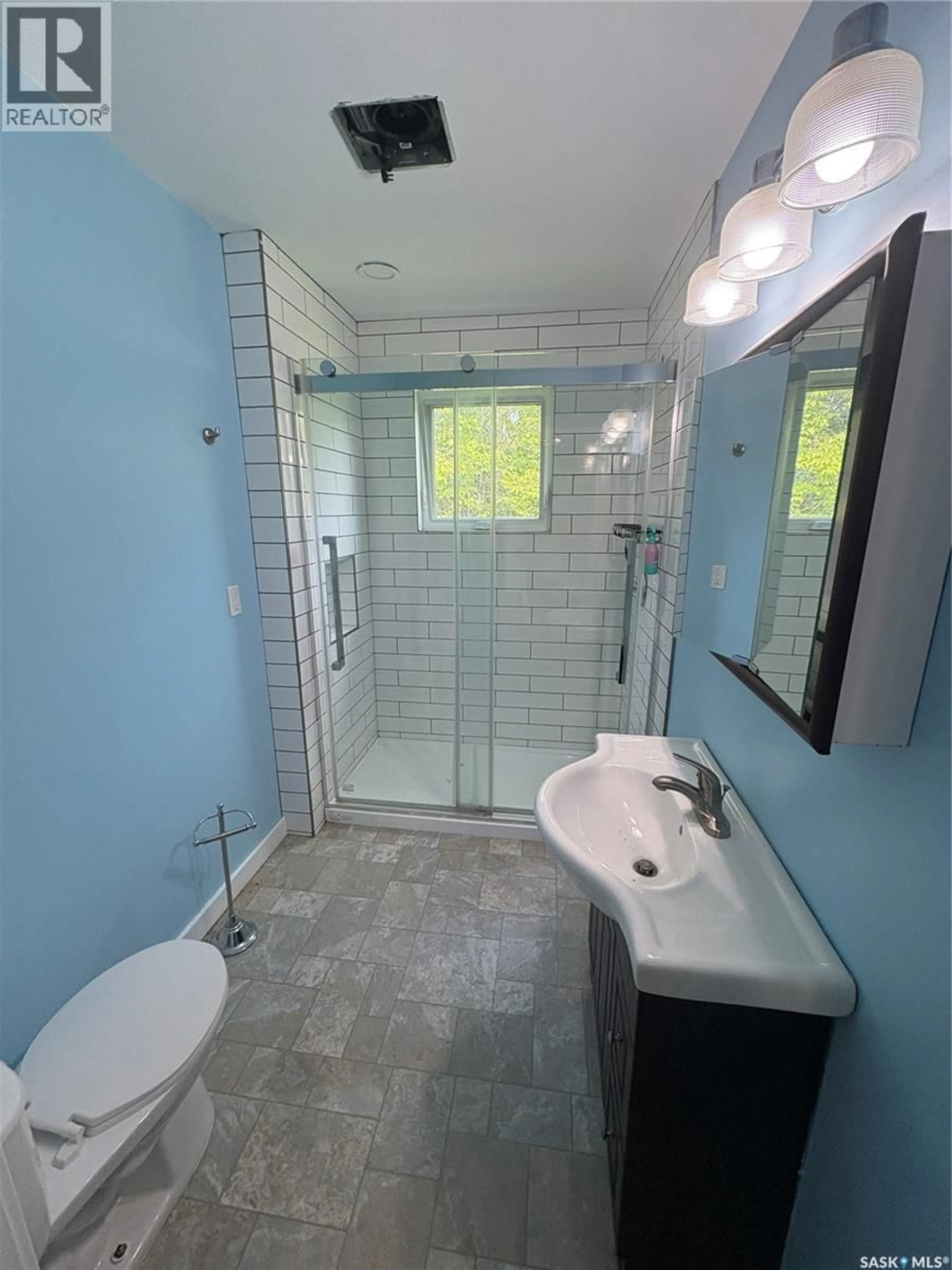 Contemporary bathroom, ceramic/tile floor for RM - COTE ACREAGE, Cote Rm No. 271 Saskatchewan S0A1S0