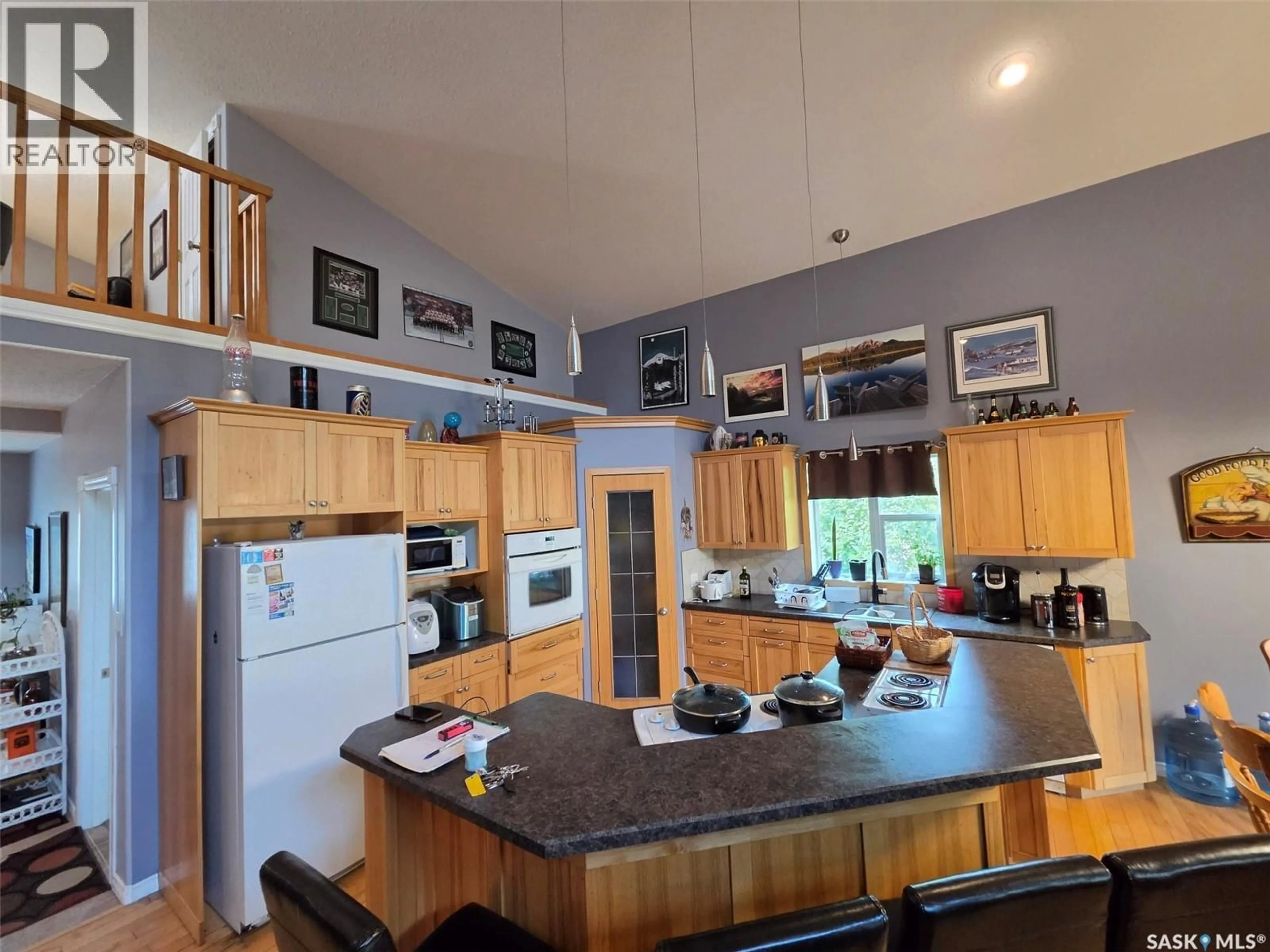 Open concept kitchen, unknown for 8 COCAPA AVENUE, Kenosee Lake Saskatchewan S0C2S0