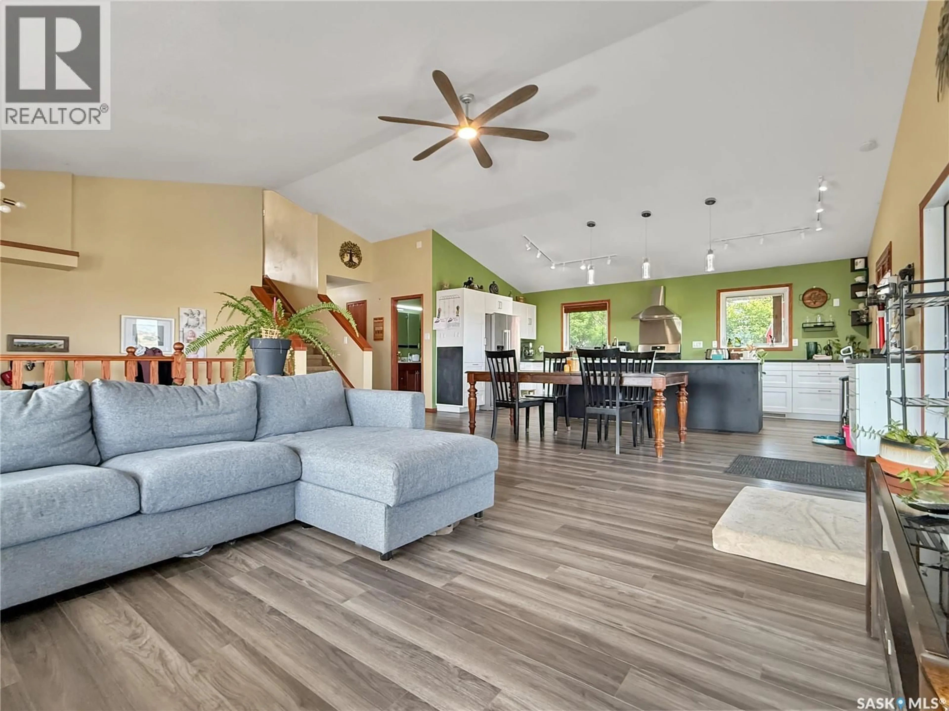 Open concept kitchen, unknown for CHANT ACREAGE, Swift Current Rm No. 137 Saskatchewan S9H4G5