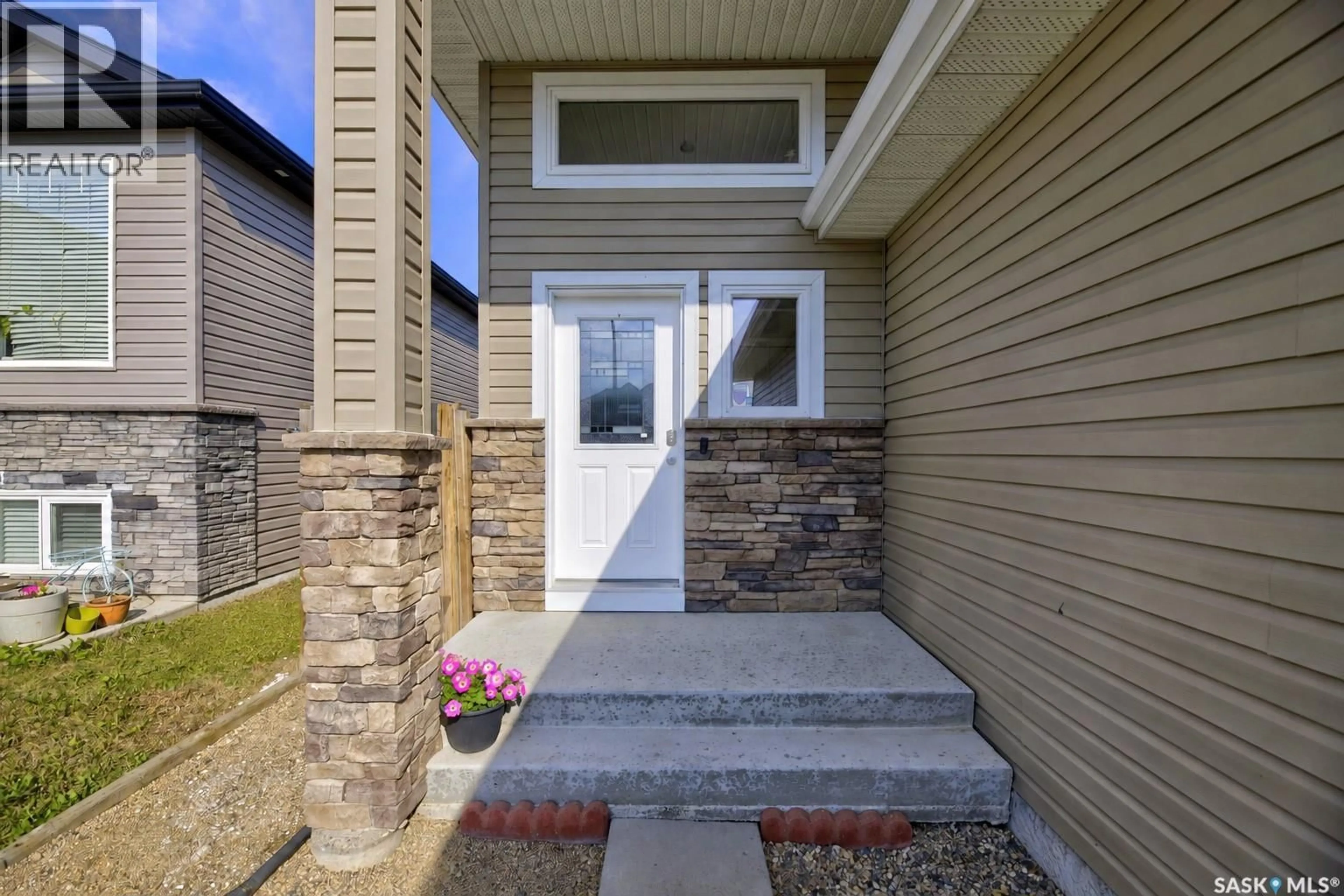 Unknown for 1114 HARGREAVES WAY, Saskatoon Saskatchewan S7R0H2