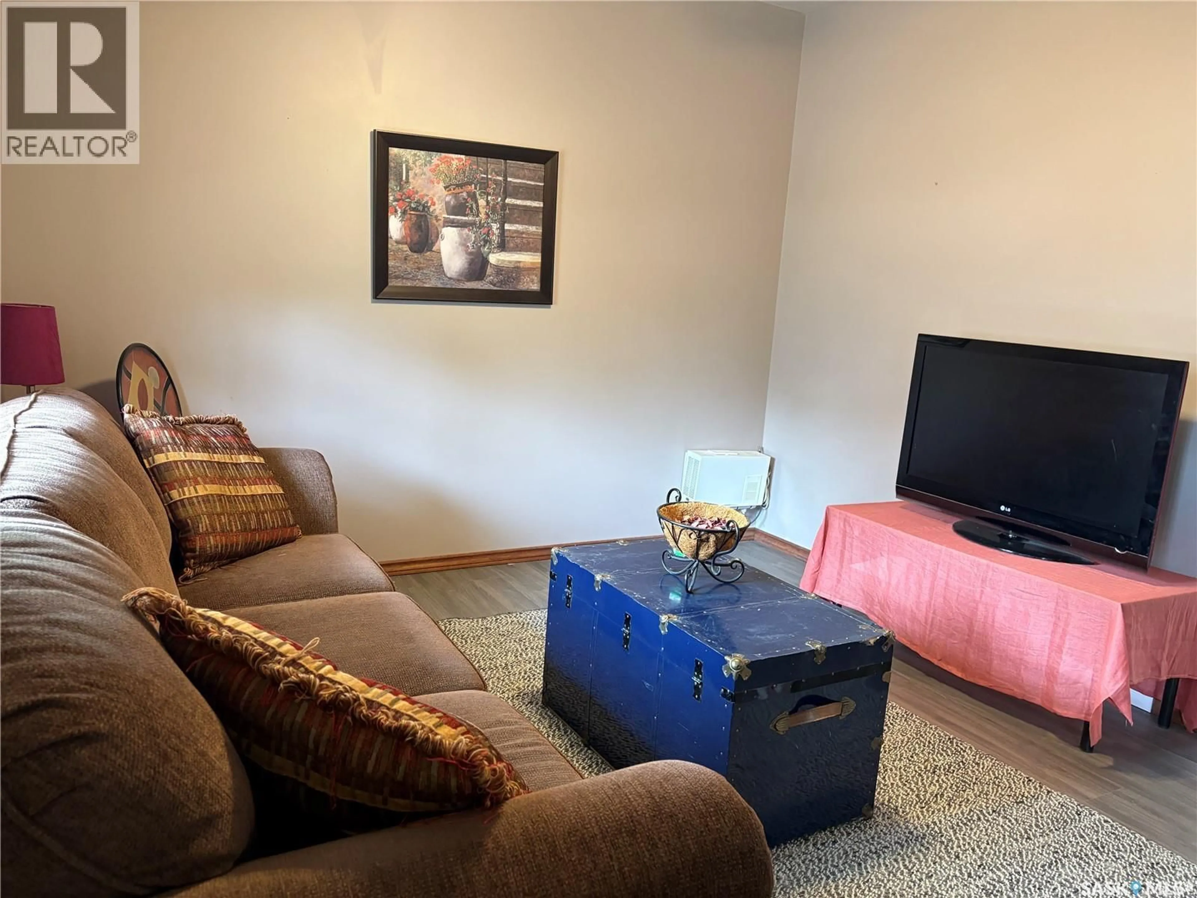 Living room with furniture, unknown for 176 COTEAU STREET, Moose Jaw Saskatchewan S6H5C5