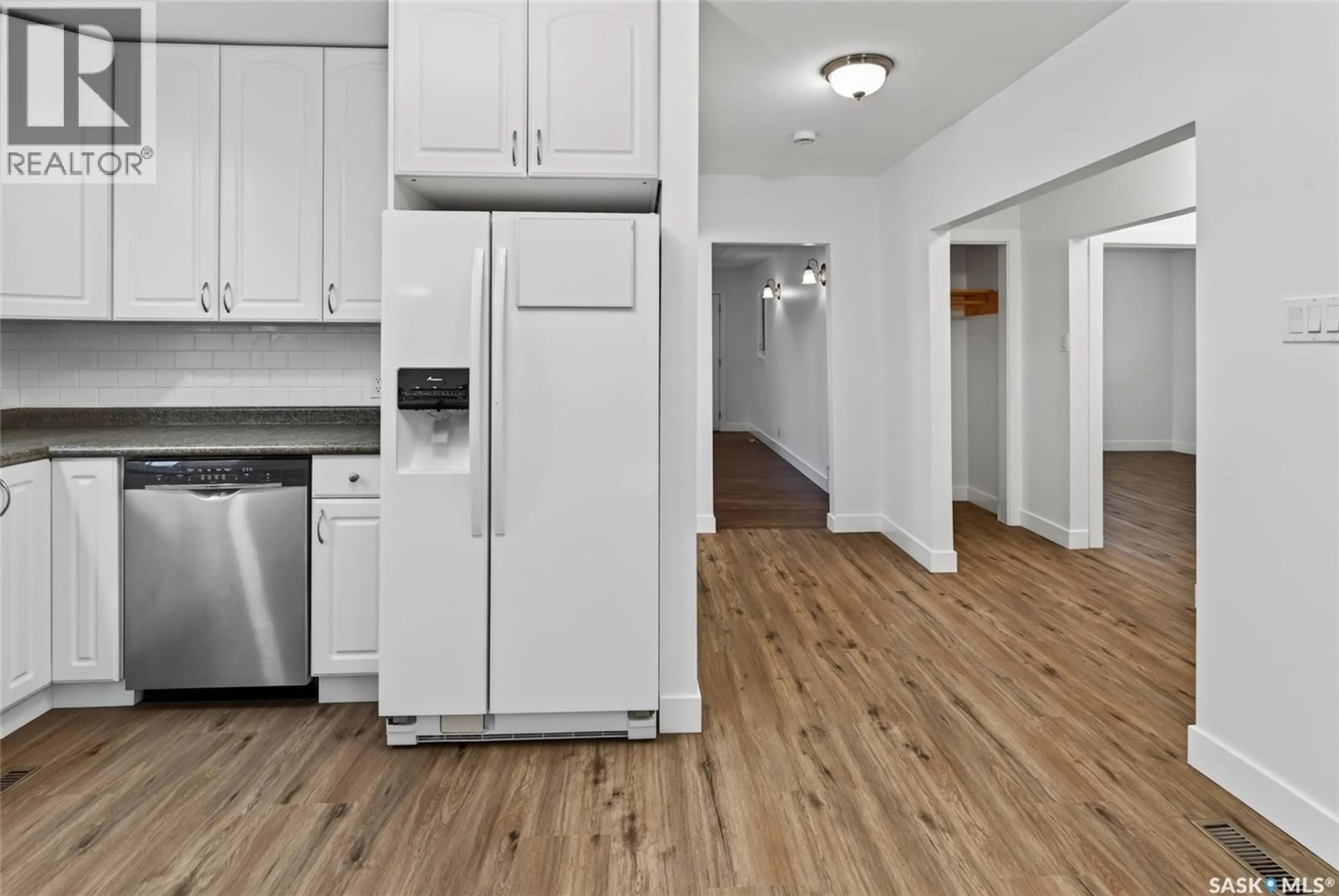 Standard kitchen, wood/laminate floor for 2501 KELVIN AVENUE, Saskatoon Saskatchewan S7J0T6