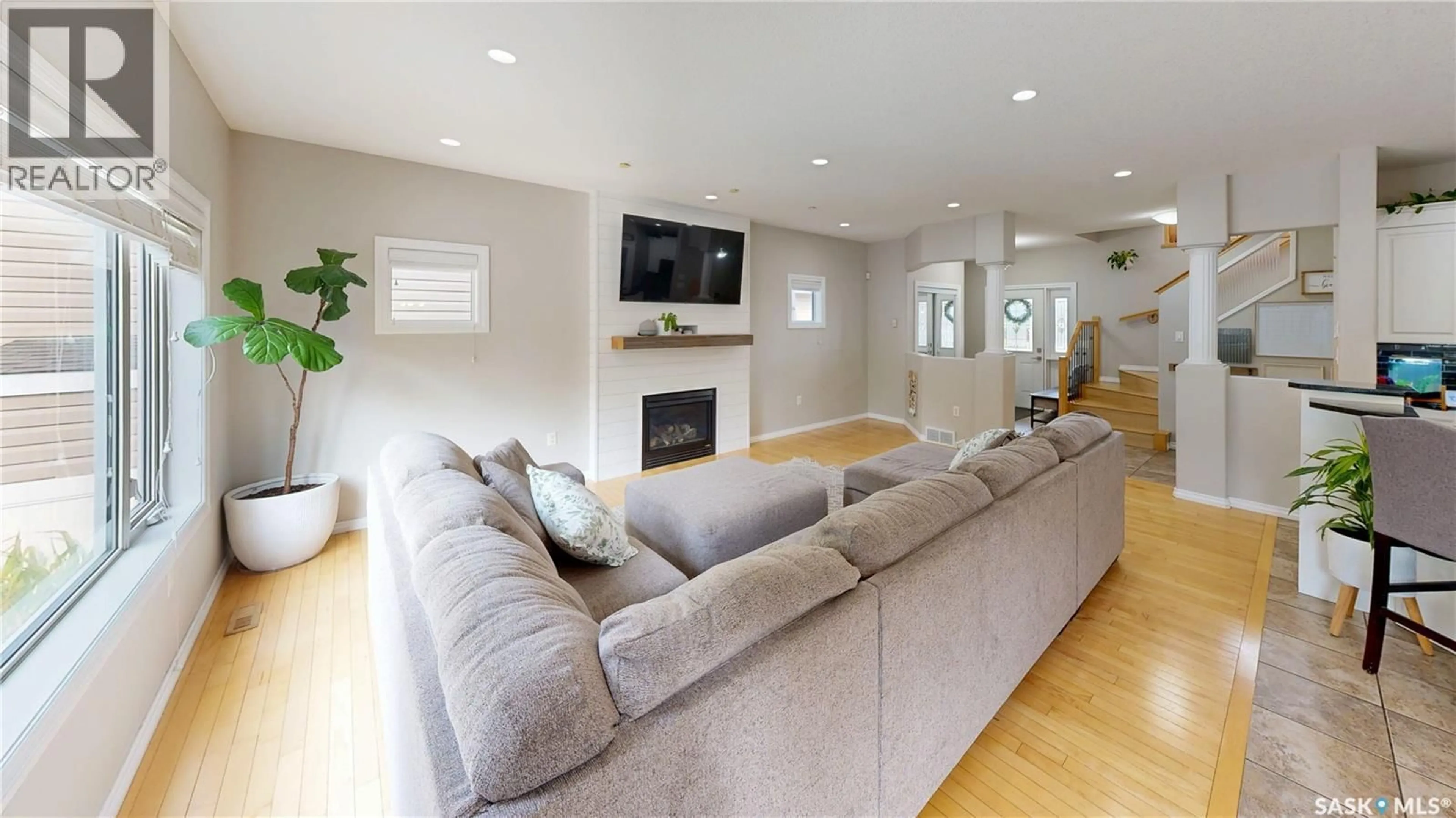 Living room with furniture, unknown for 2806 SUNNINGHILL CRESCENT, Regina Saskatchewan S4V0N7