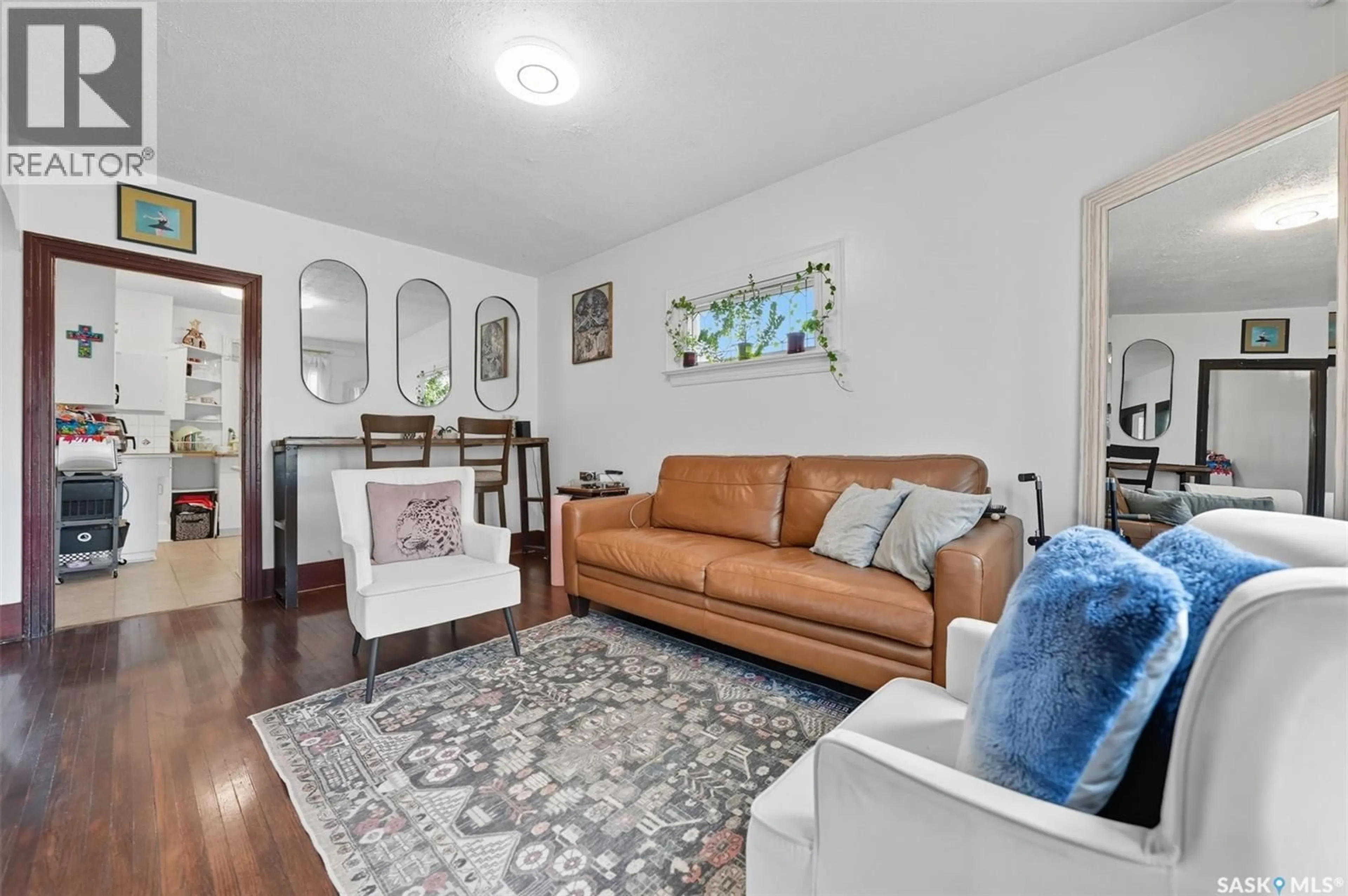 Living room with furniture, unknown for 416 TAYLOR STREET, Saskatoon Saskatchewan S7M0C8