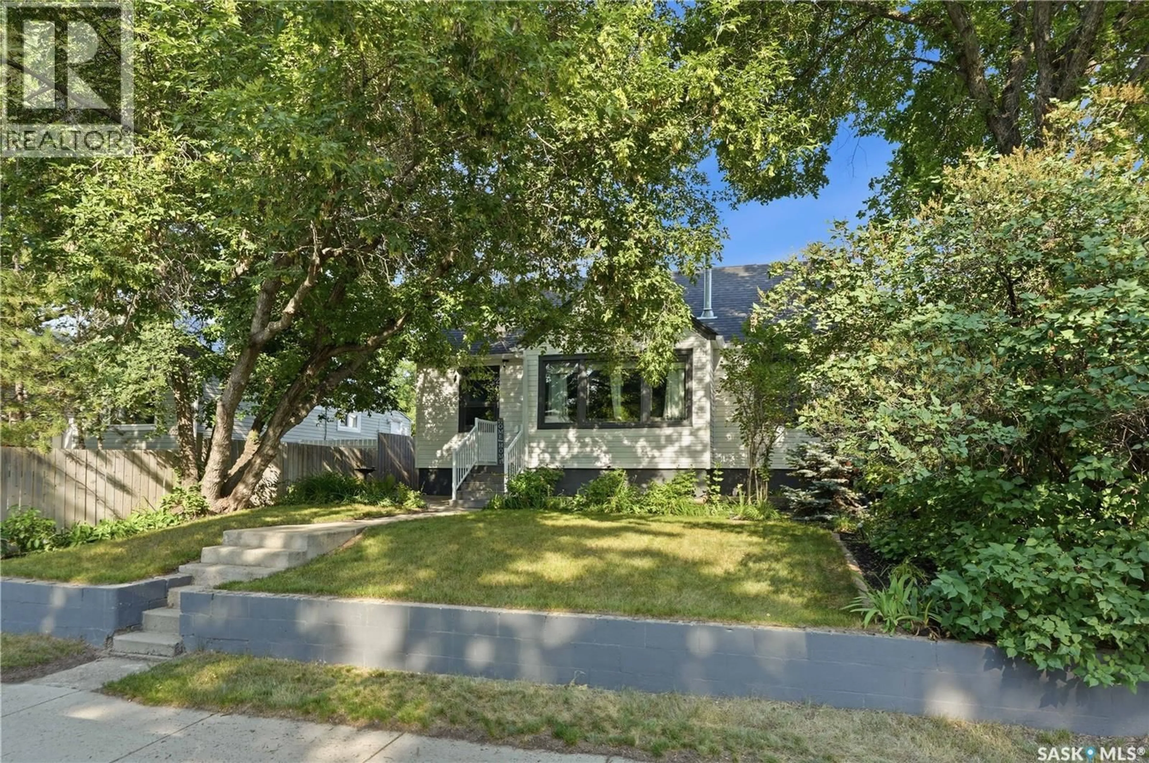 A pic from outside/outdoor area/front of a property/back of a property/a pic from drone, street for 2011 LORNE AVENUE, Saskatoon Saskatchewan S7J0R4