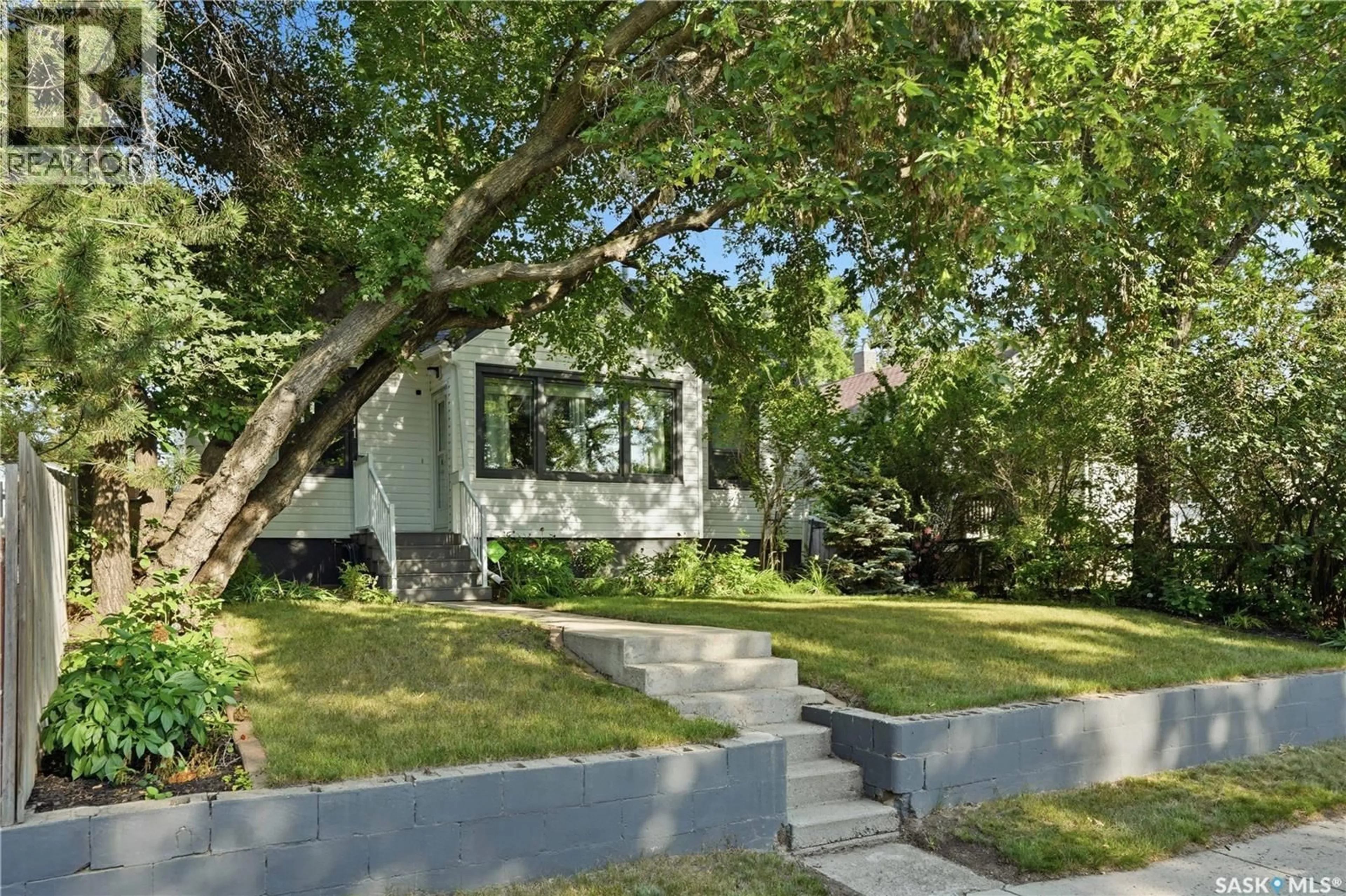 Unknown for 2011 LORNE AVENUE, Saskatoon Saskatchewan S7J0R4