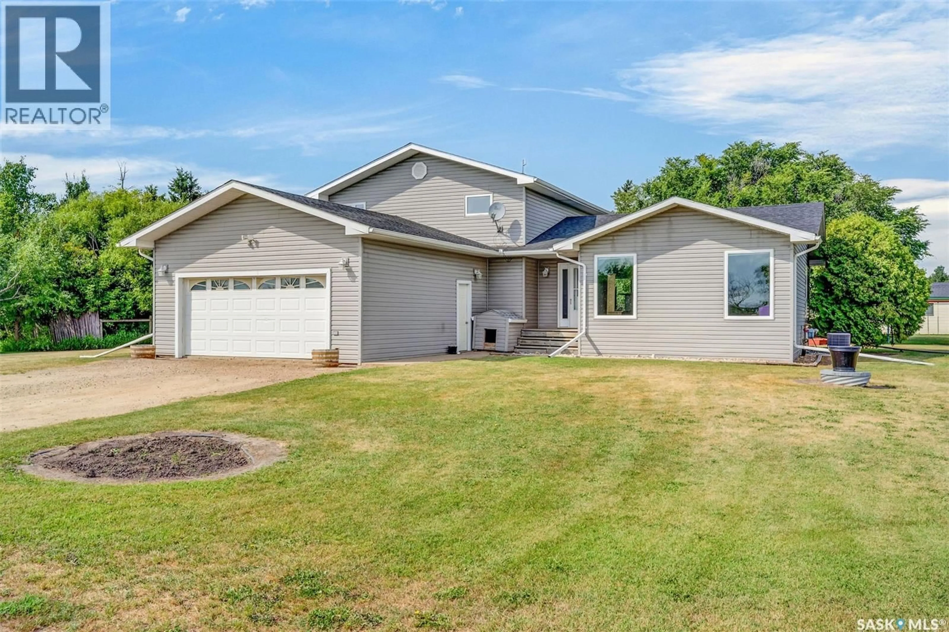 Home with vinyl exterior material, street for SEIDLE ACREAGE, Lakeside Rm No. 338 Saskatchewan S0K4V0