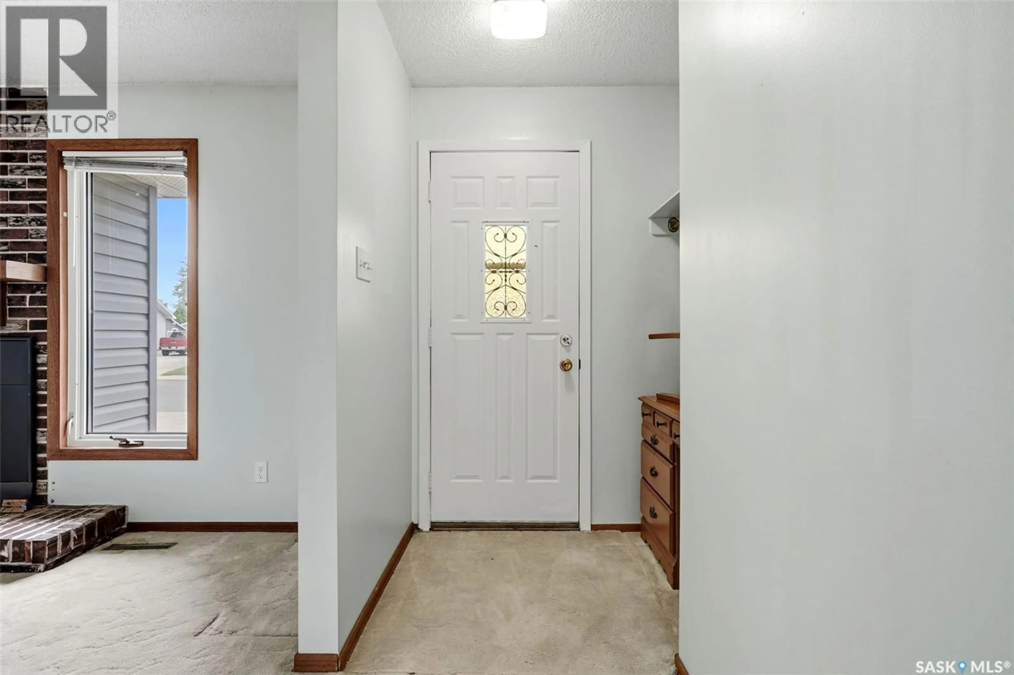 Indoor entryway for 65 MCCAUL CRESCENT, Regina Saskatchewan S4R3X3