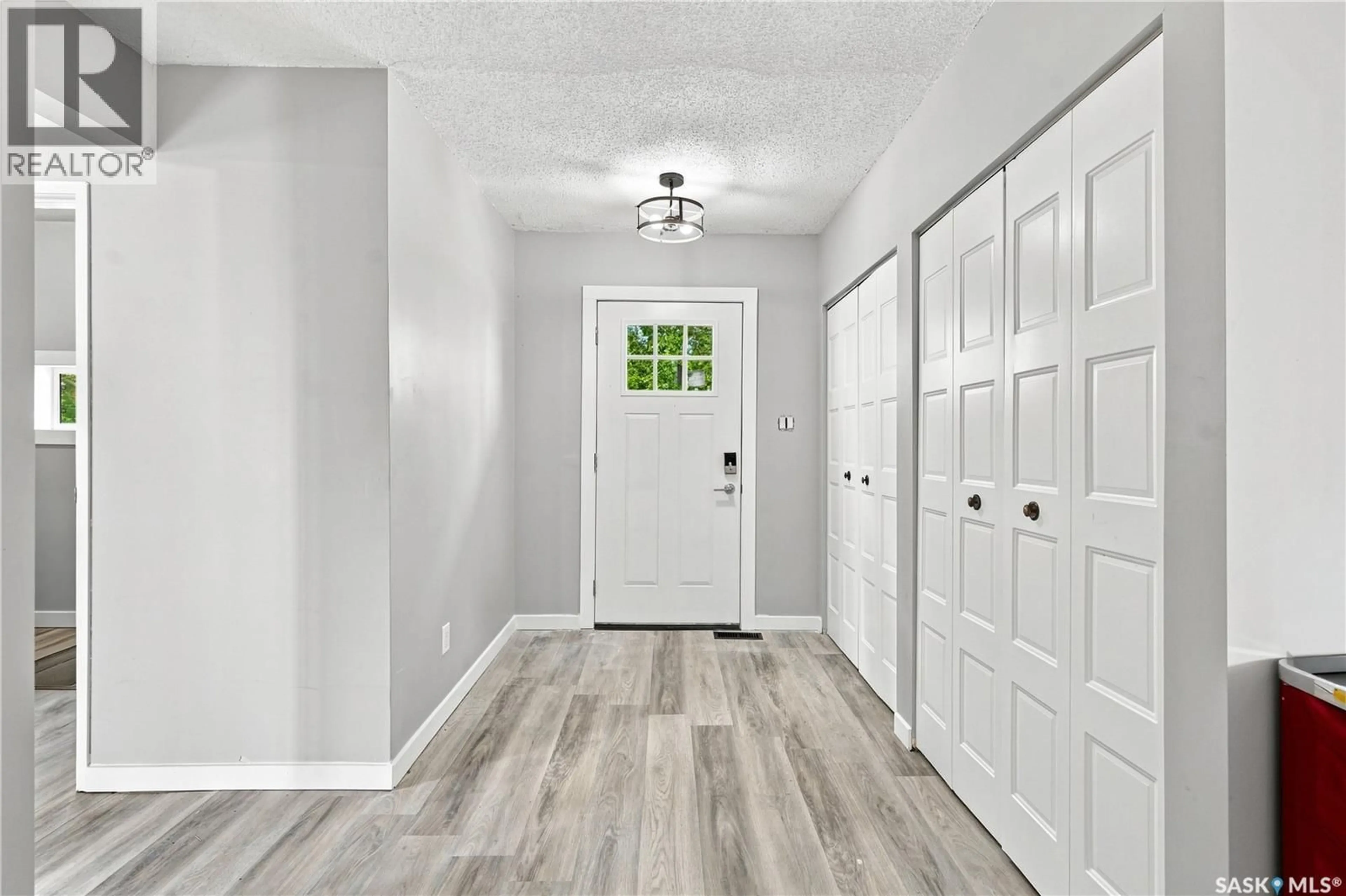 Indoor entryway for PERRON ACREAGE, Reford Rm No. 379 Saskatchewan S0K4W0