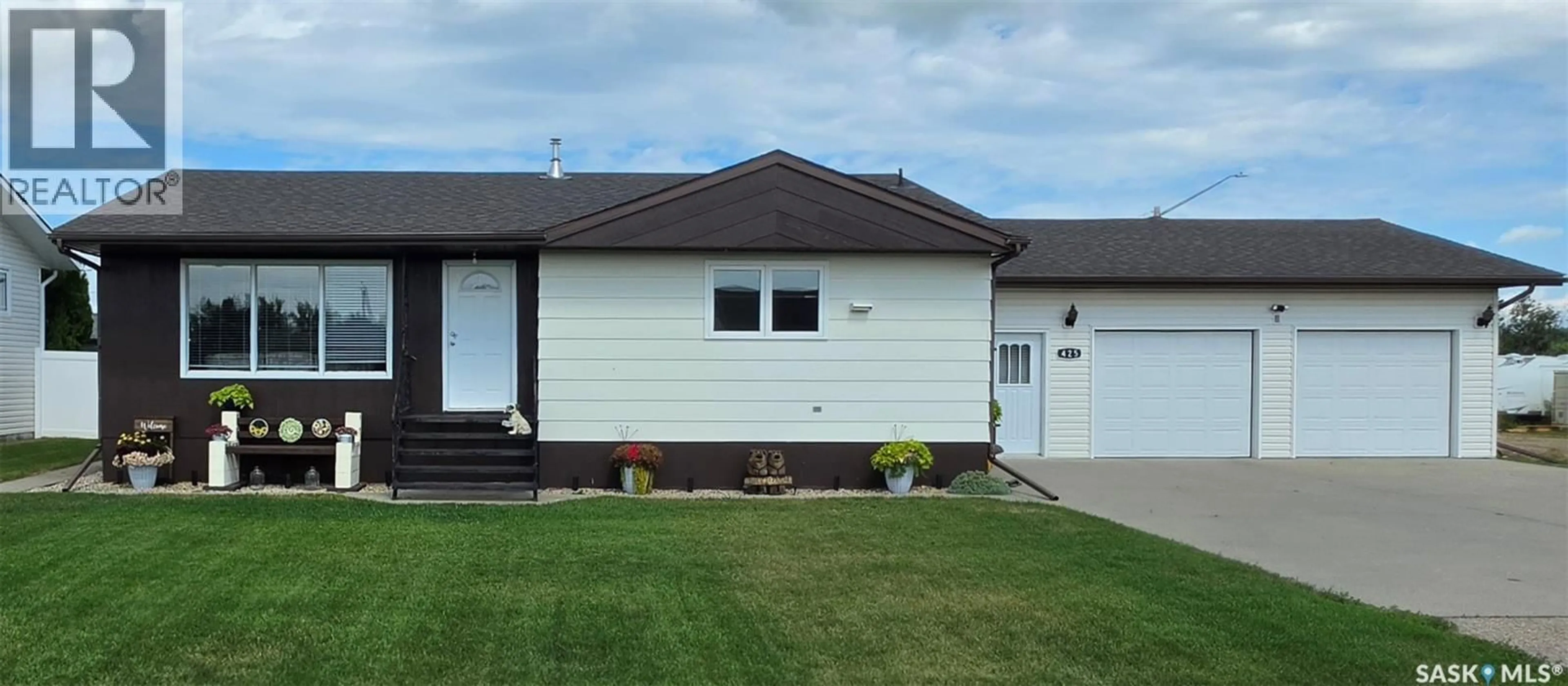 Home with vinyl exterior material, street for 425 COROFIN CRESCENT, Sturgis Saskatchewan S0A4A0