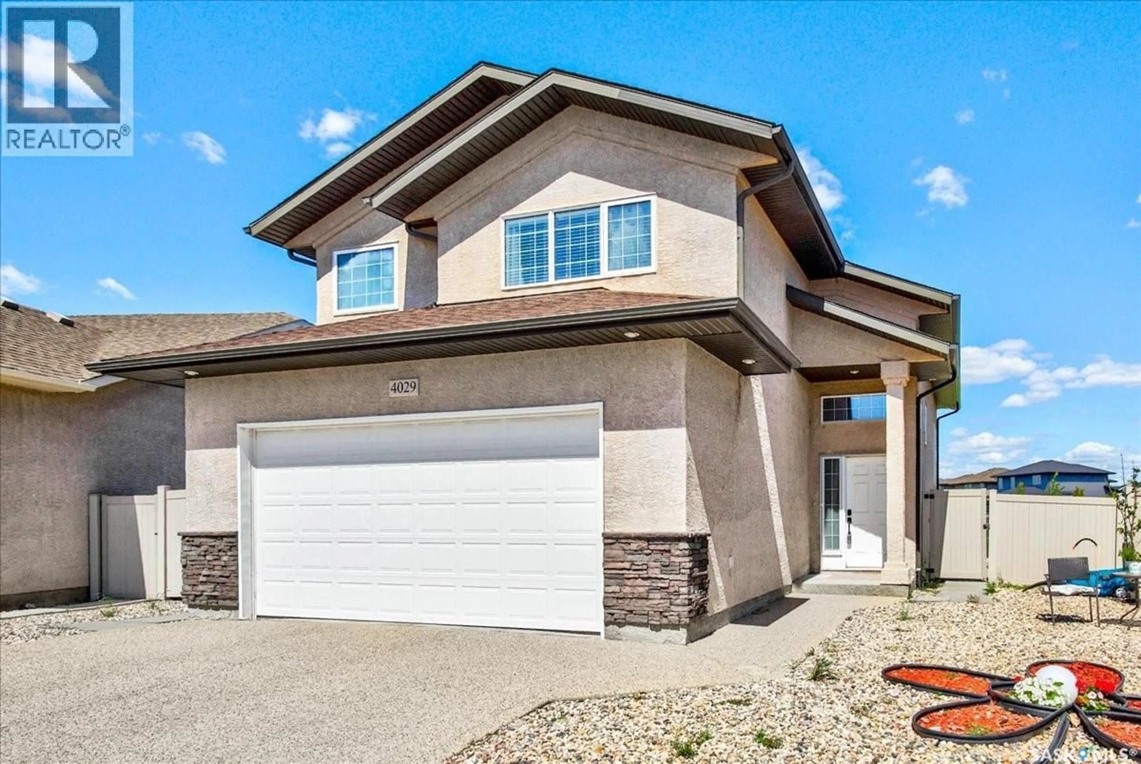 Home with vinyl exterior material, street for 4029 ALTON CRESCENT, Regina Saskatchewan S0G4G0