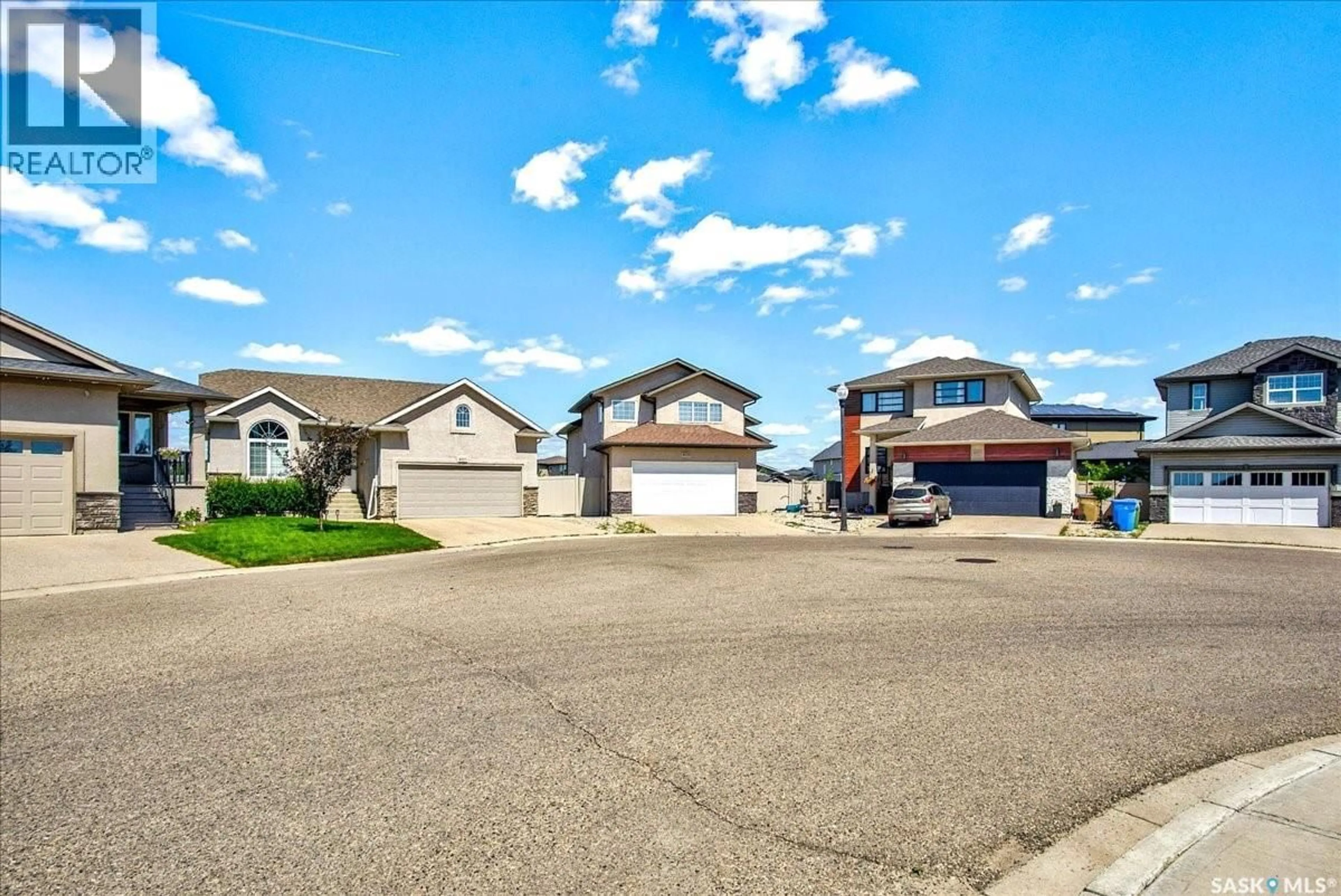 A pic from outside/outdoor area/front of a property/back of a property/a pic from drone, street for 4029 ALTON CRESCENT, Regina Saskatchewan S0G4G0