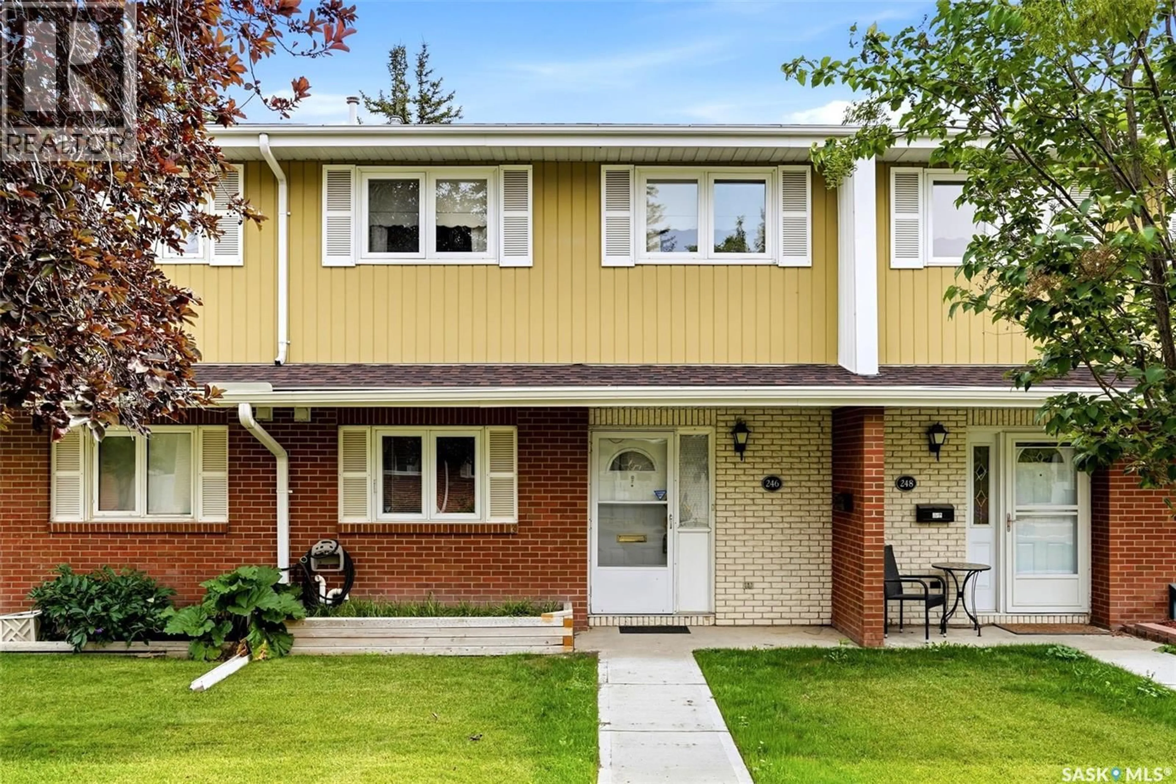 Home with vinyl exterior material, street for 246 PLAINSVIEW DRIVE, Regina Saskatchewan S4S6N1
