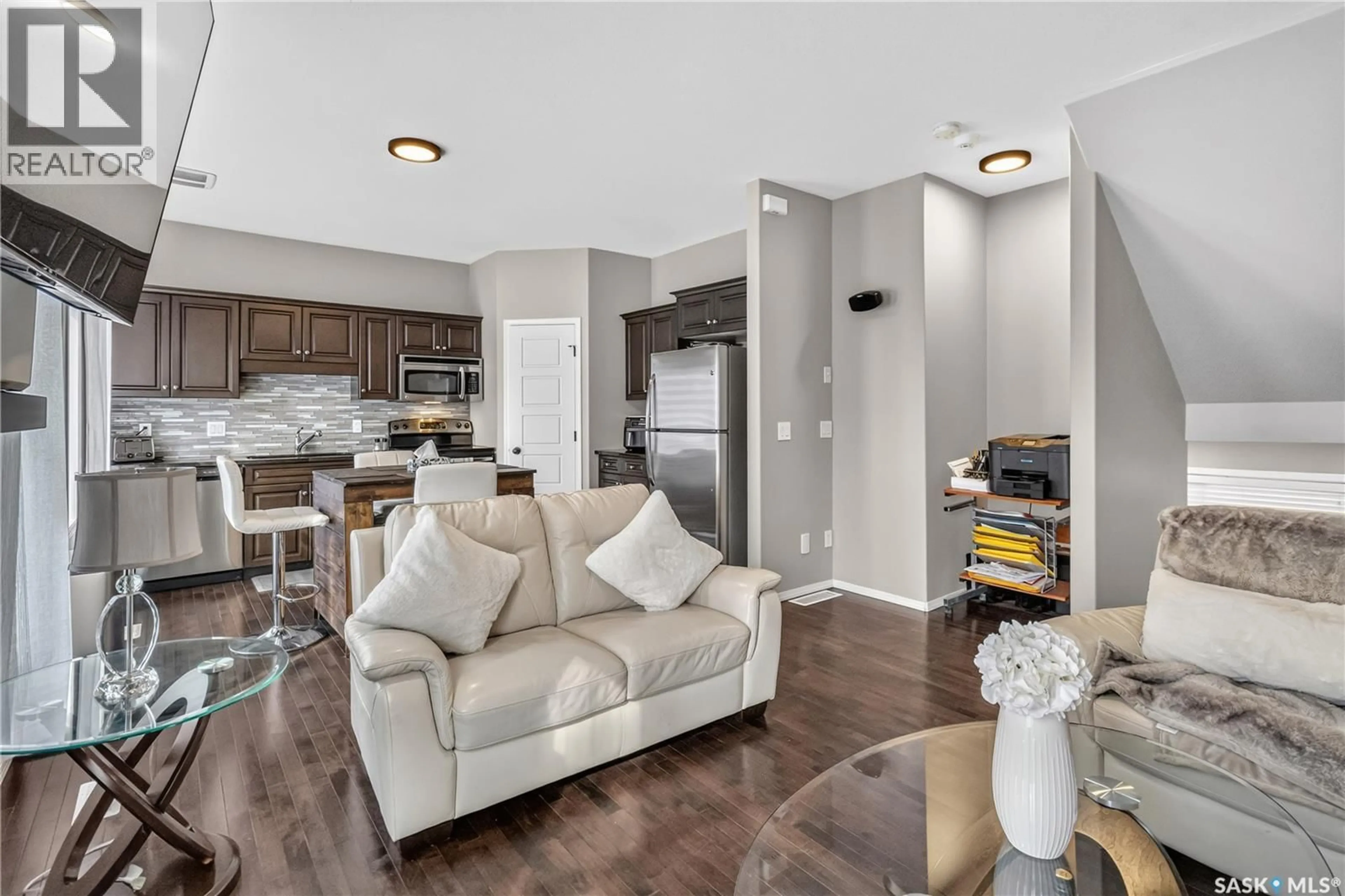 Open concept kitchen, ceramic/tile floor for 723 150 LANGLOIS WAY, Saskatoon Saskatchewan S7T1C8