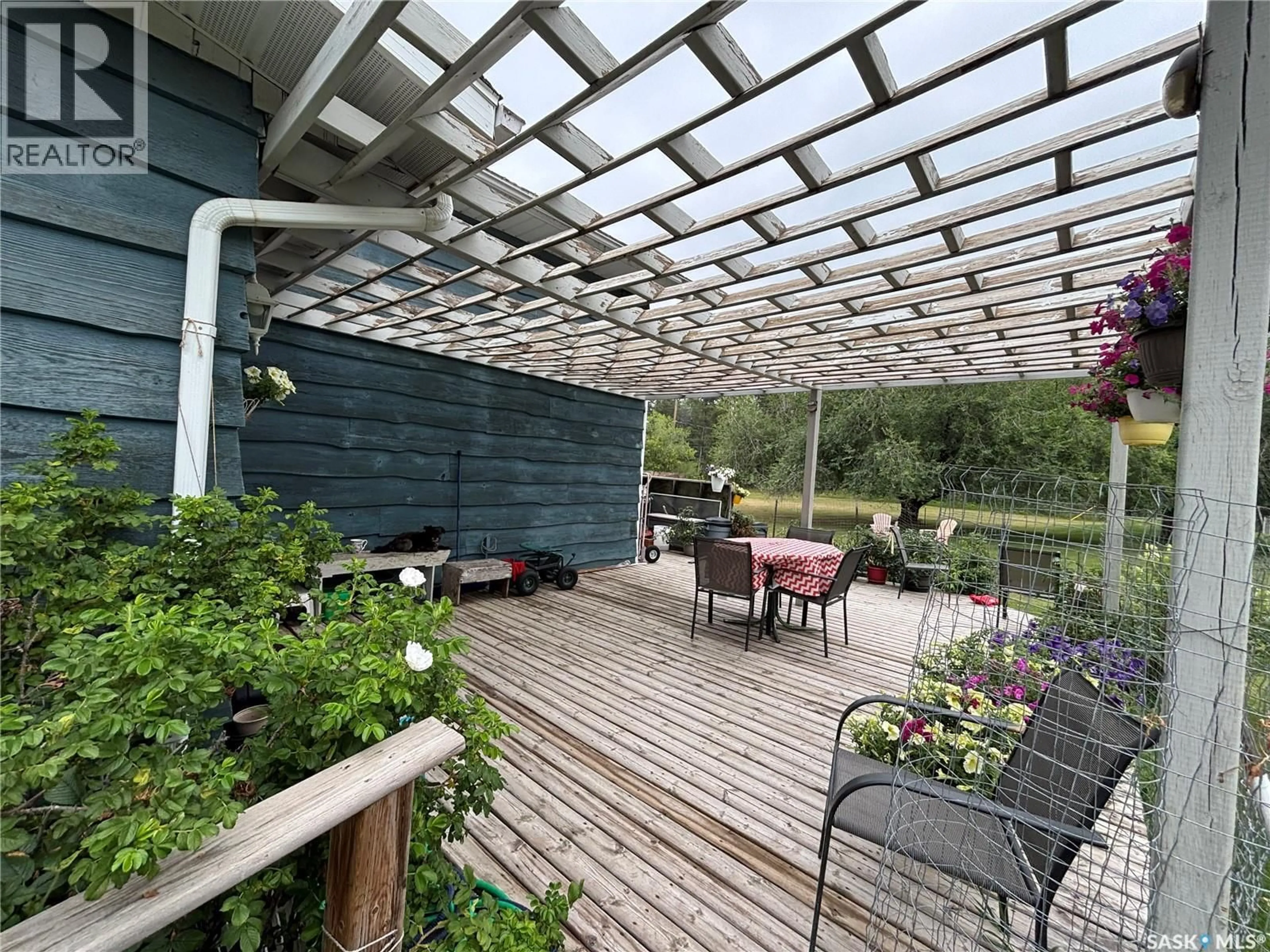 Patio, unknown for 609 10TH STREET, Nipawin Rm No. 487 Saskatchewan S0E1E0