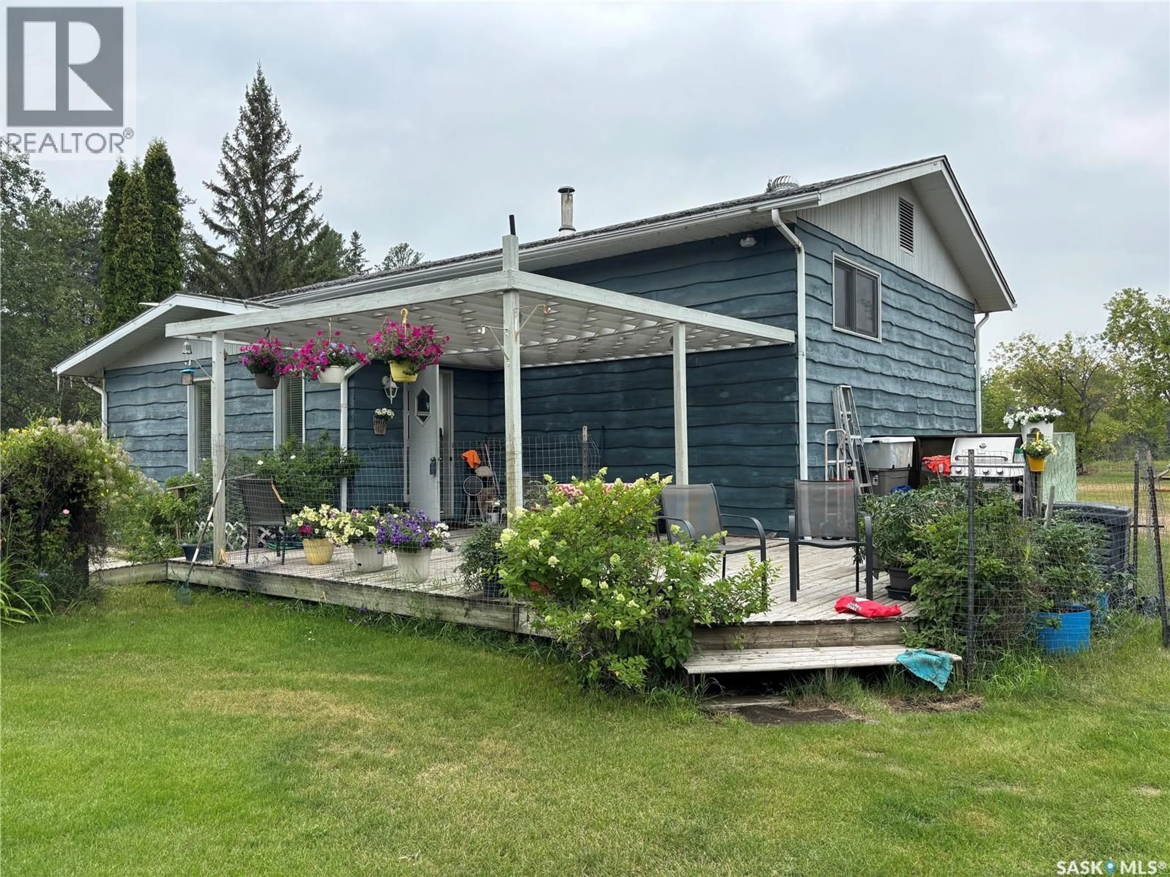 A pic from outside/outdoor area/front of a property/back of a property/a pic from drone, unknown for 609 10TH STREET, Nipawin Rm No. 487 Saskatchewan S0E1E0