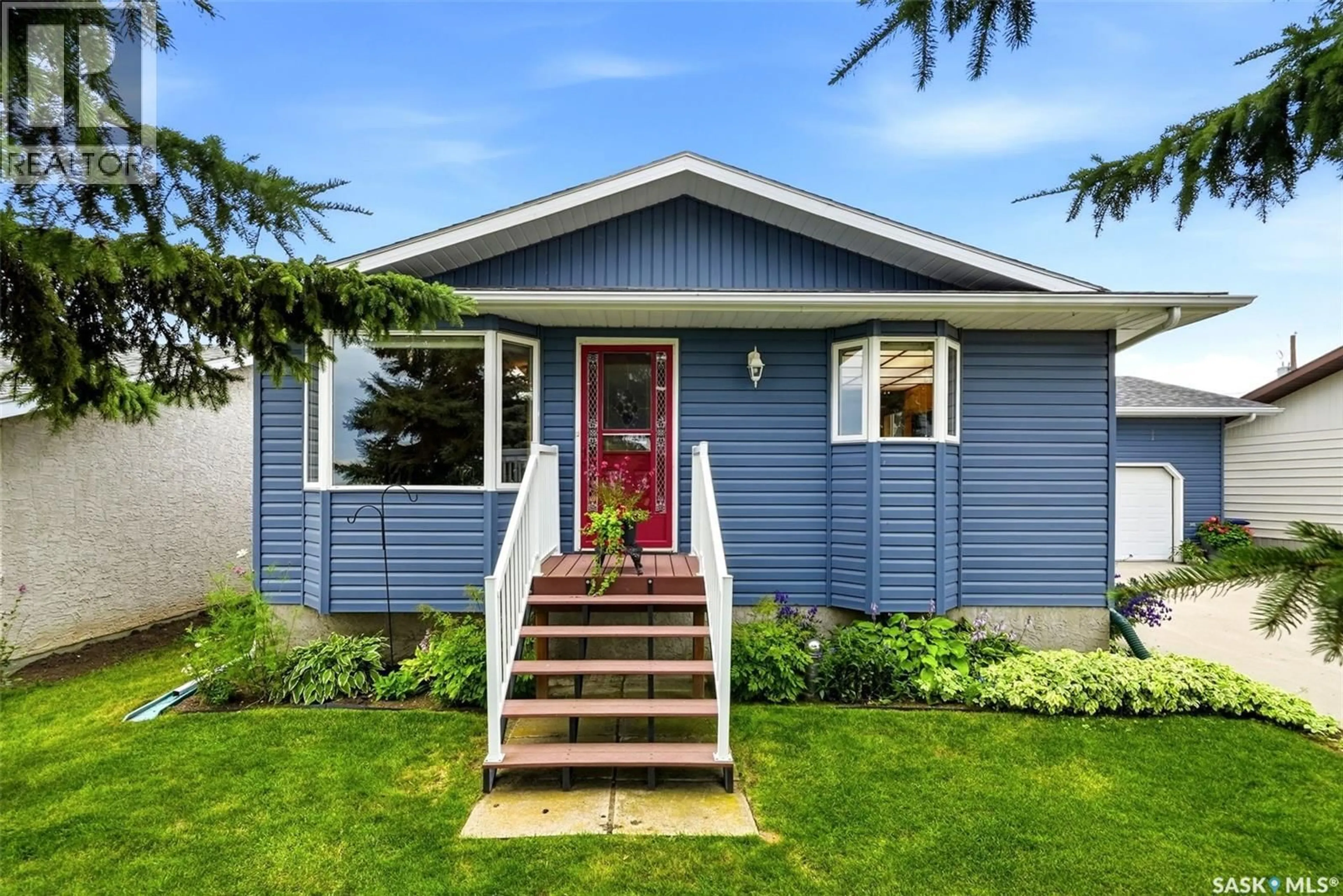Home with vinyl exterior material, street for 104 FINDLAY STREET, Cupar Saskatchewan S0G0Y0