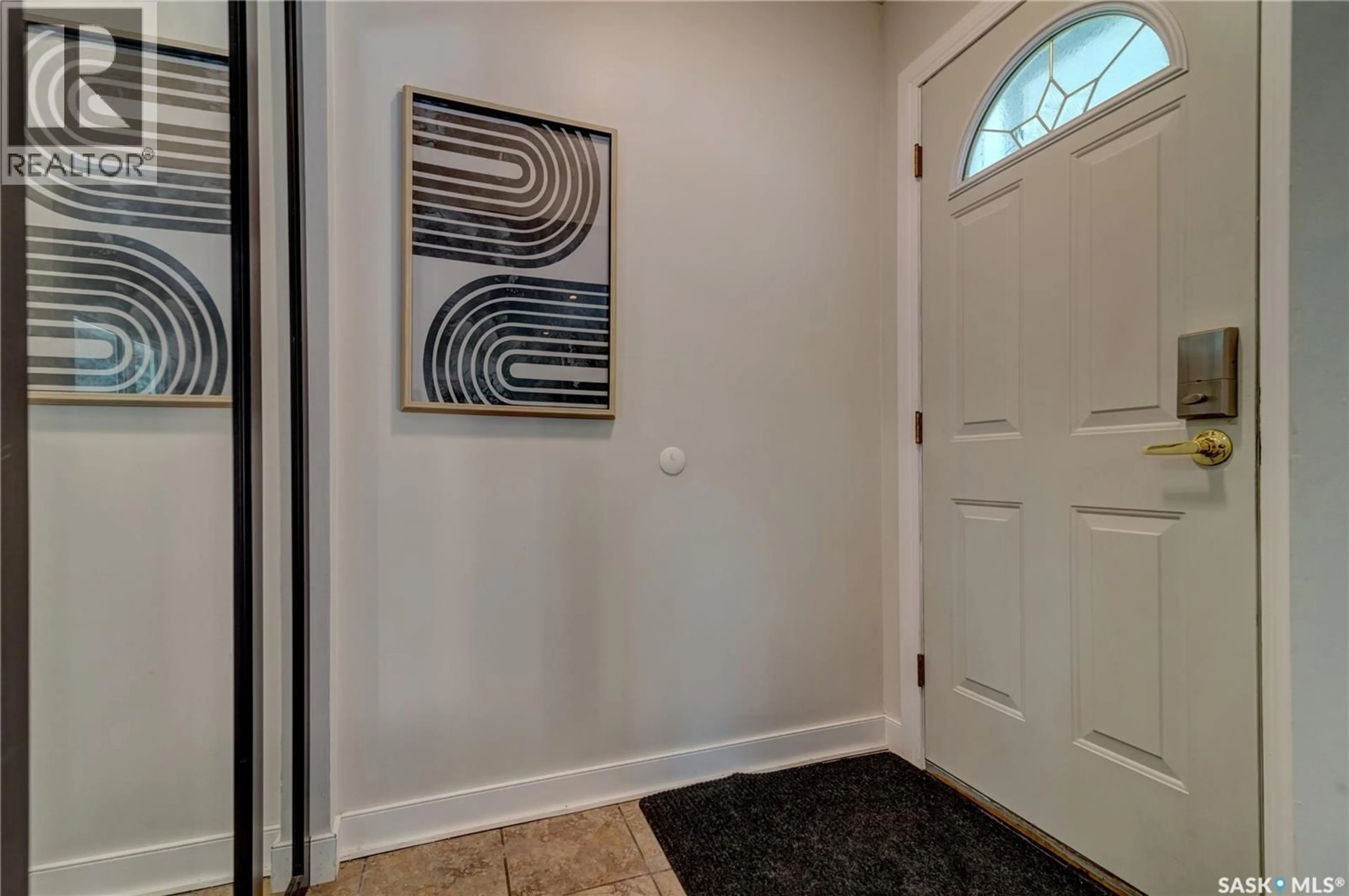 Indoor entryway for 2476 MCARA STREET, Regina Saskatchewan S4N2W5