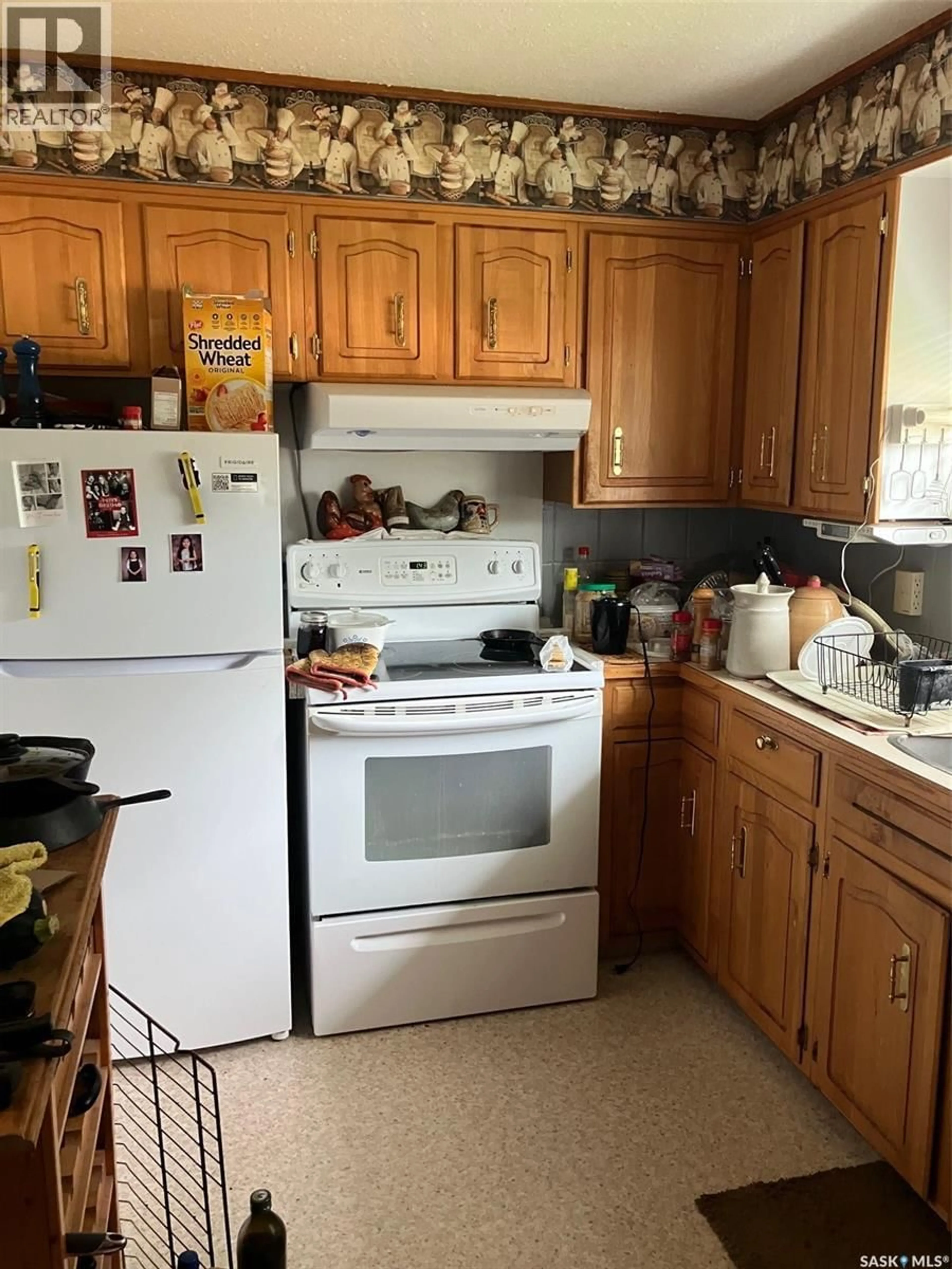 Standard kitchen, unknown for 426 POPLAR PEAK STREET, Lestock Saskatchewan S0A2G0