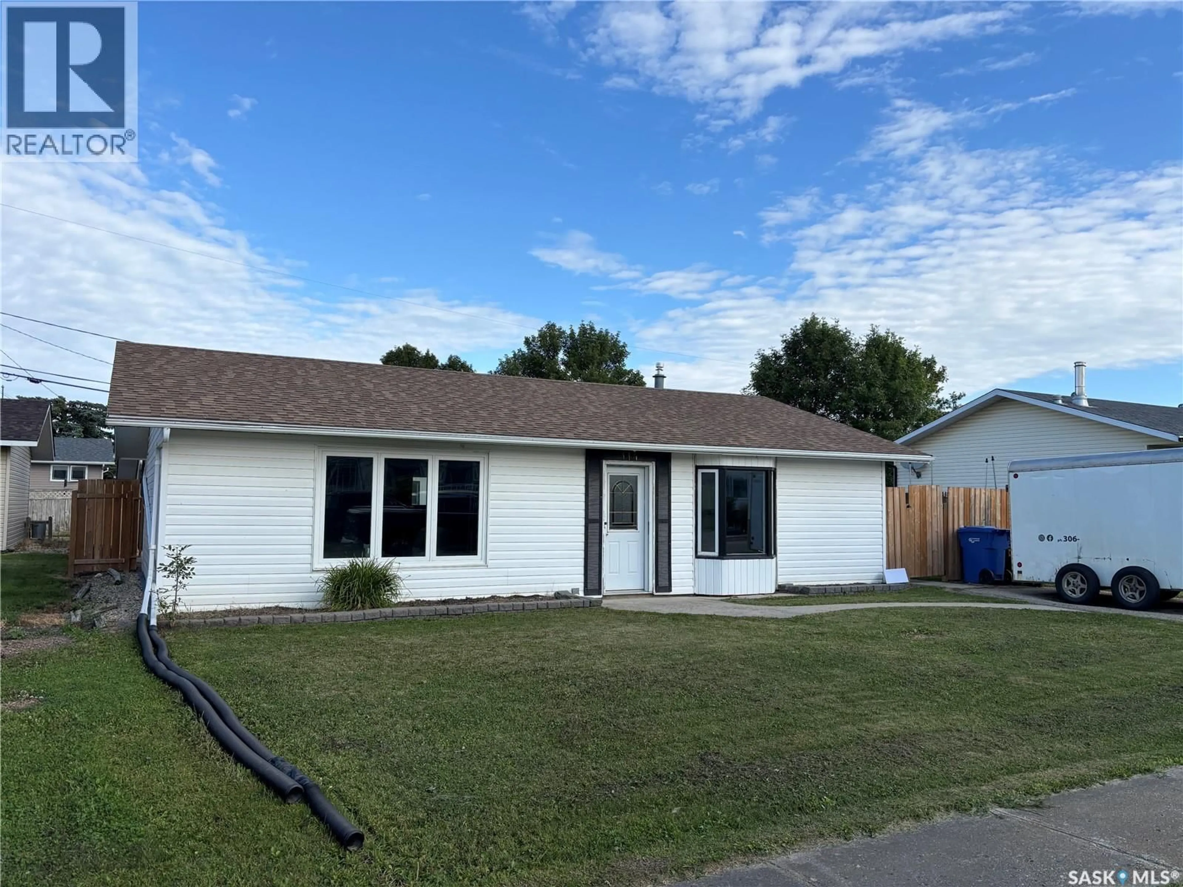 Home with vinyl exterior material, street for 114 SASKATCHEWAN CRESCENT, Kinistino Saskatchewan S0J1H0