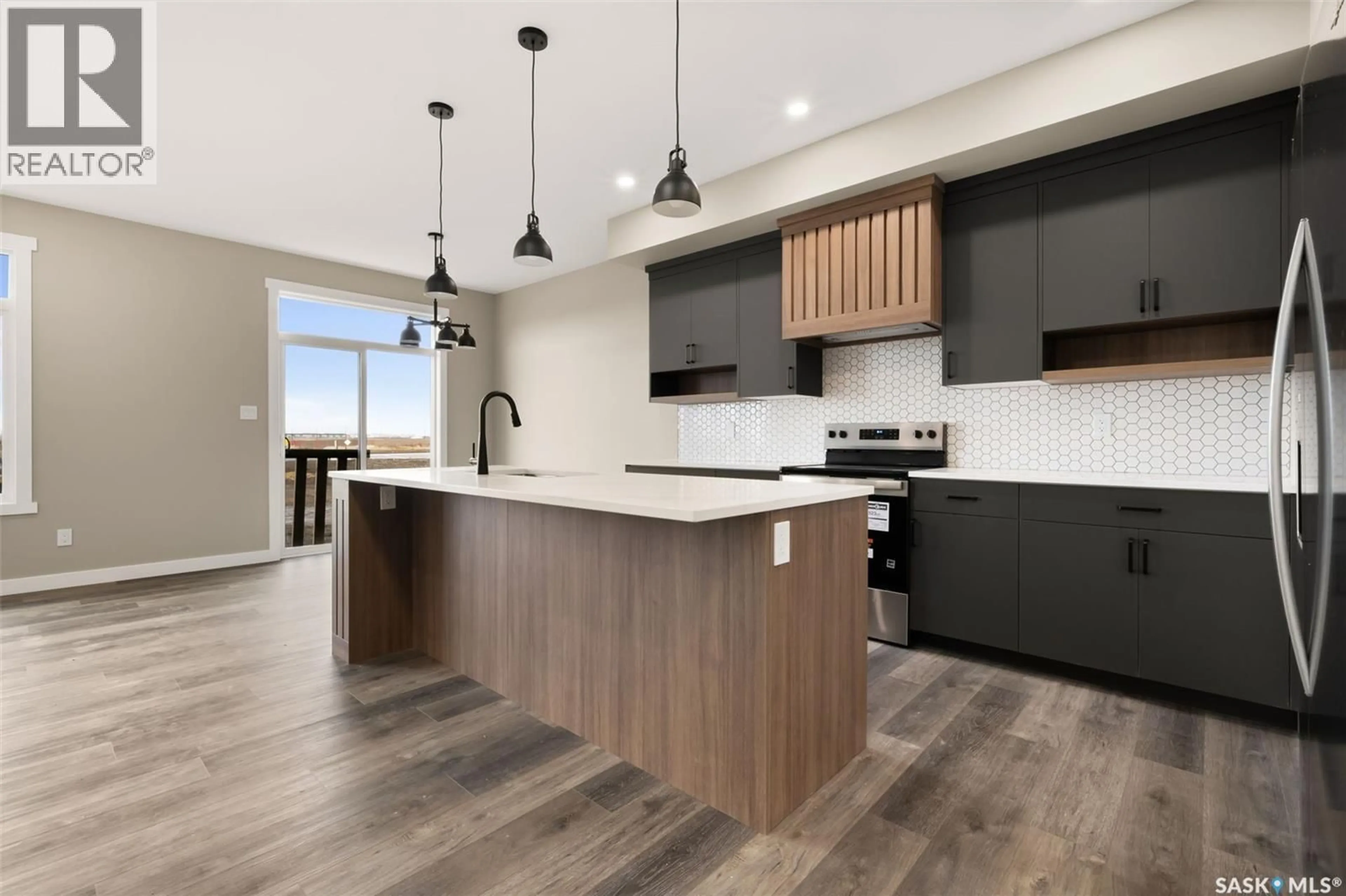 Open concept kitchen, unknown for 2958 DUMONT WAY, Regina Saskatchewan S4V4E4