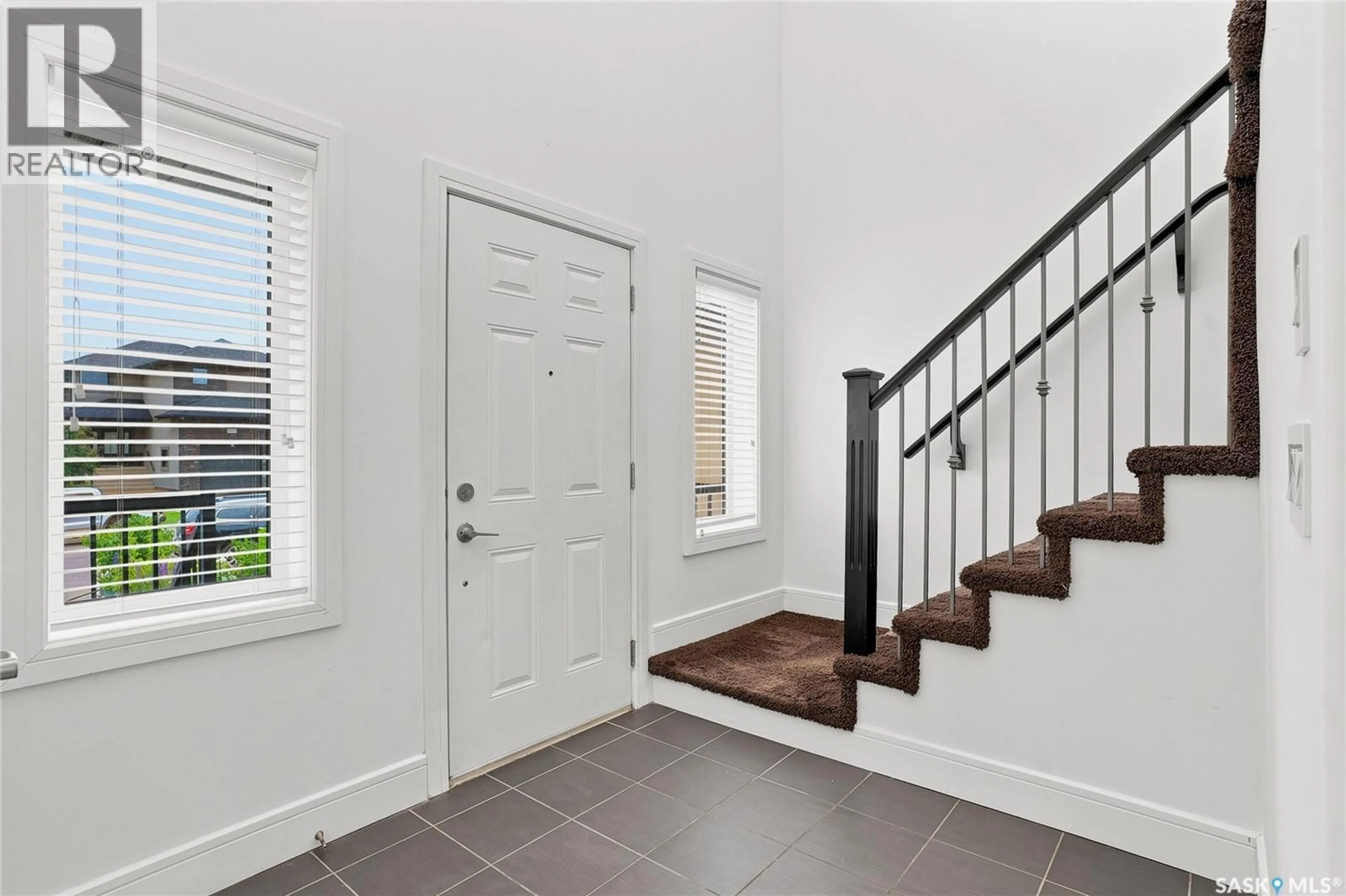 Indoor entryway for 242 POHORECKY STREET, Saskatoon Saskatchewan S7W0J3