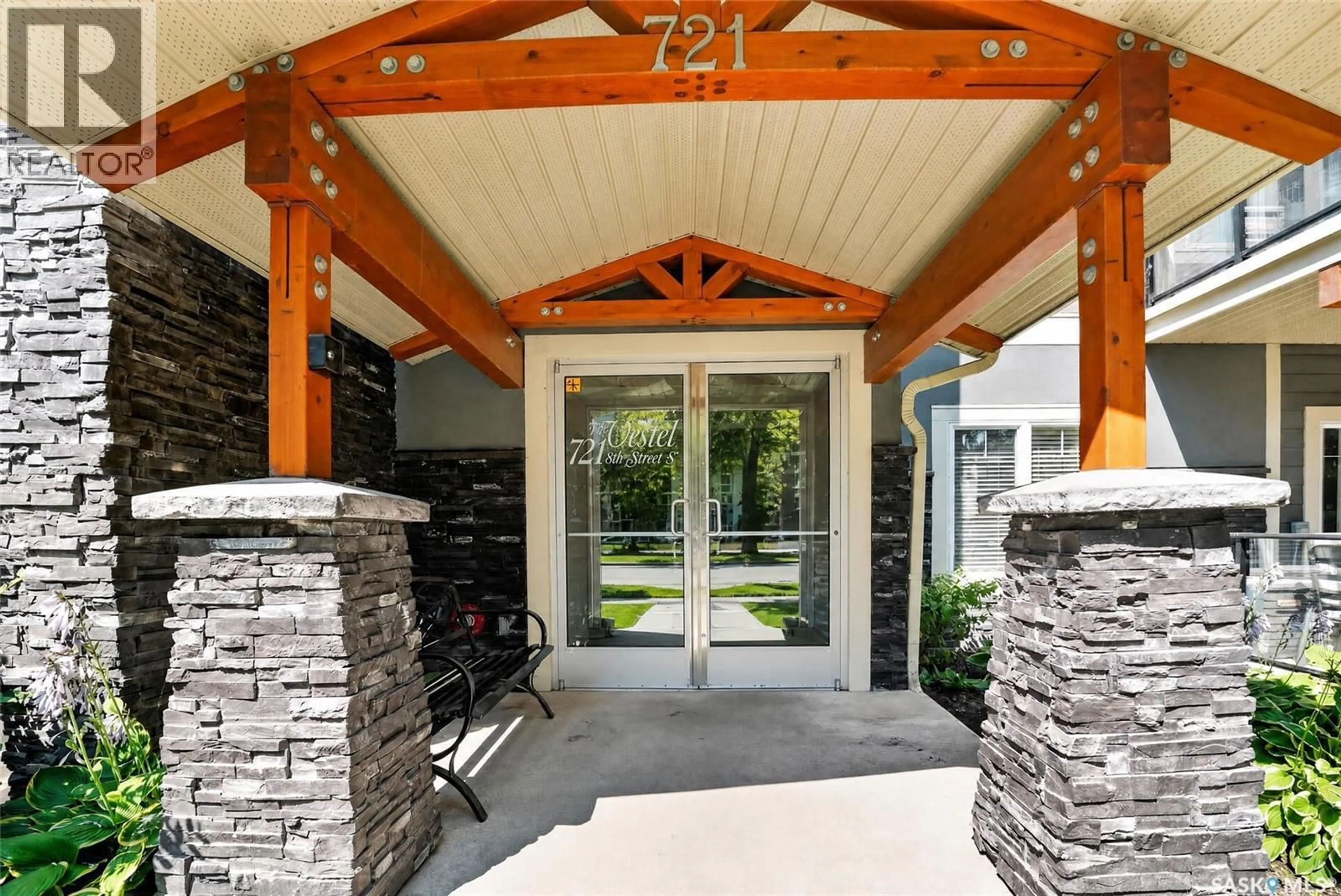 Indoor entryway for E - 302 721 8TH STREET, Saskatoon Saskatchewan S7H0R4