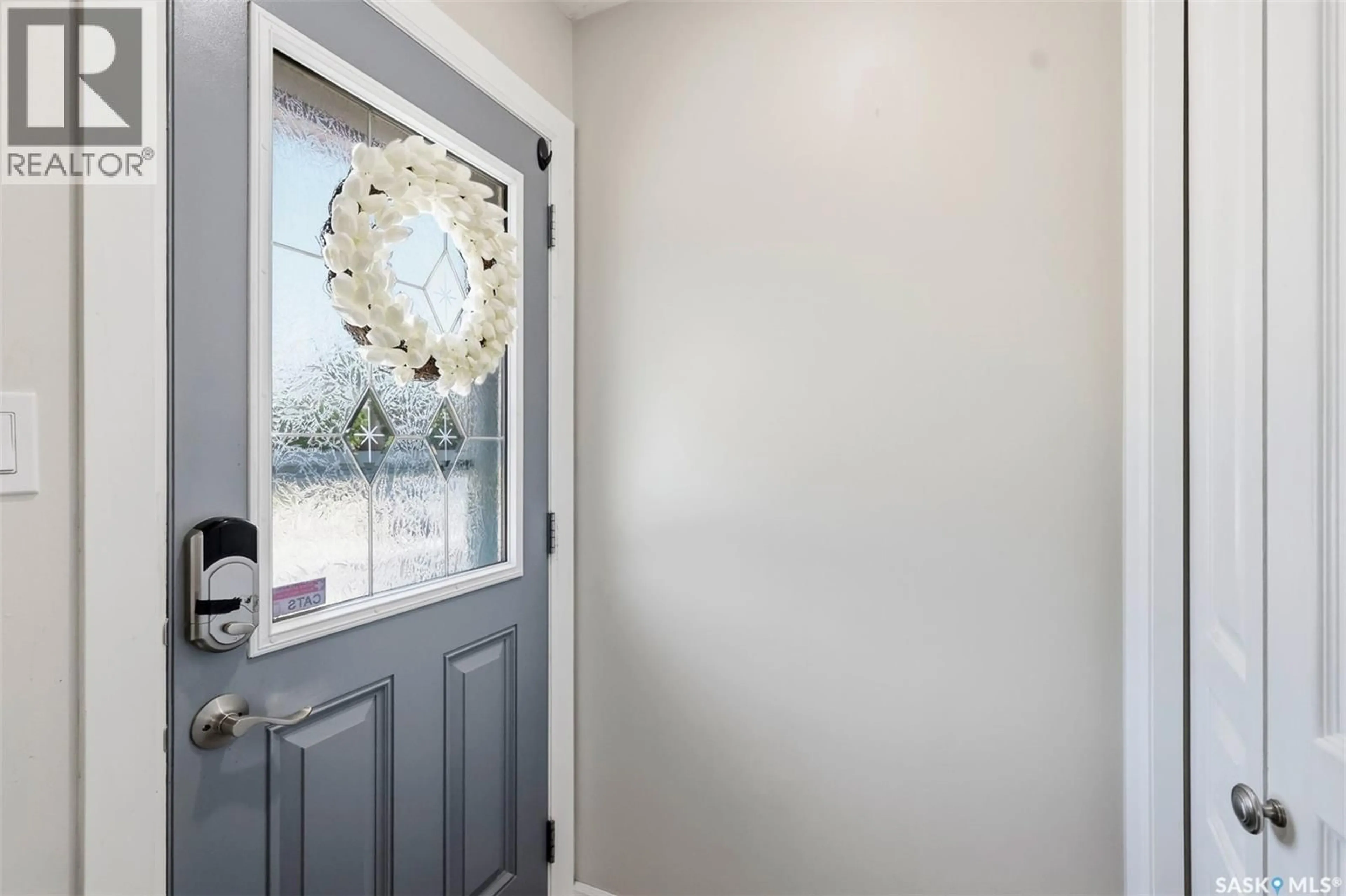 Indoor entryway for 165 ACADIA COURT, Saskatoon Saskatchewan S7H4C4