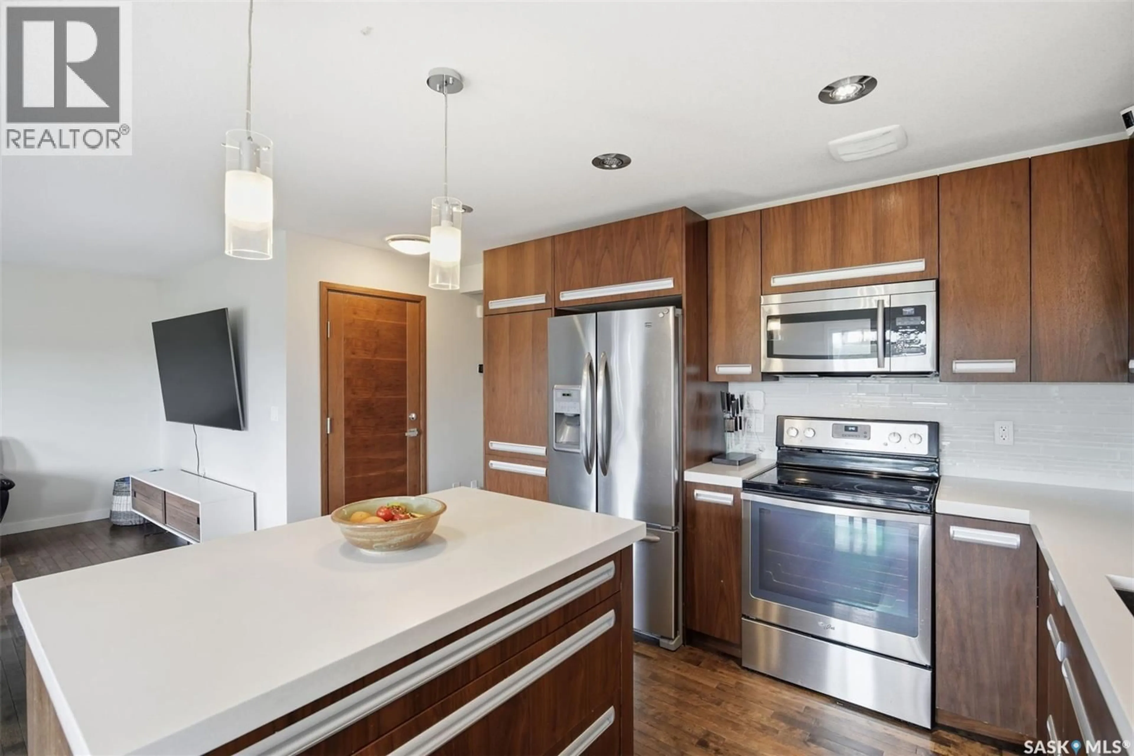 Open concept kitchen, unknown for 422 PICHLER CRESCENT, Saskatoon Saskatchewan S7V0G3