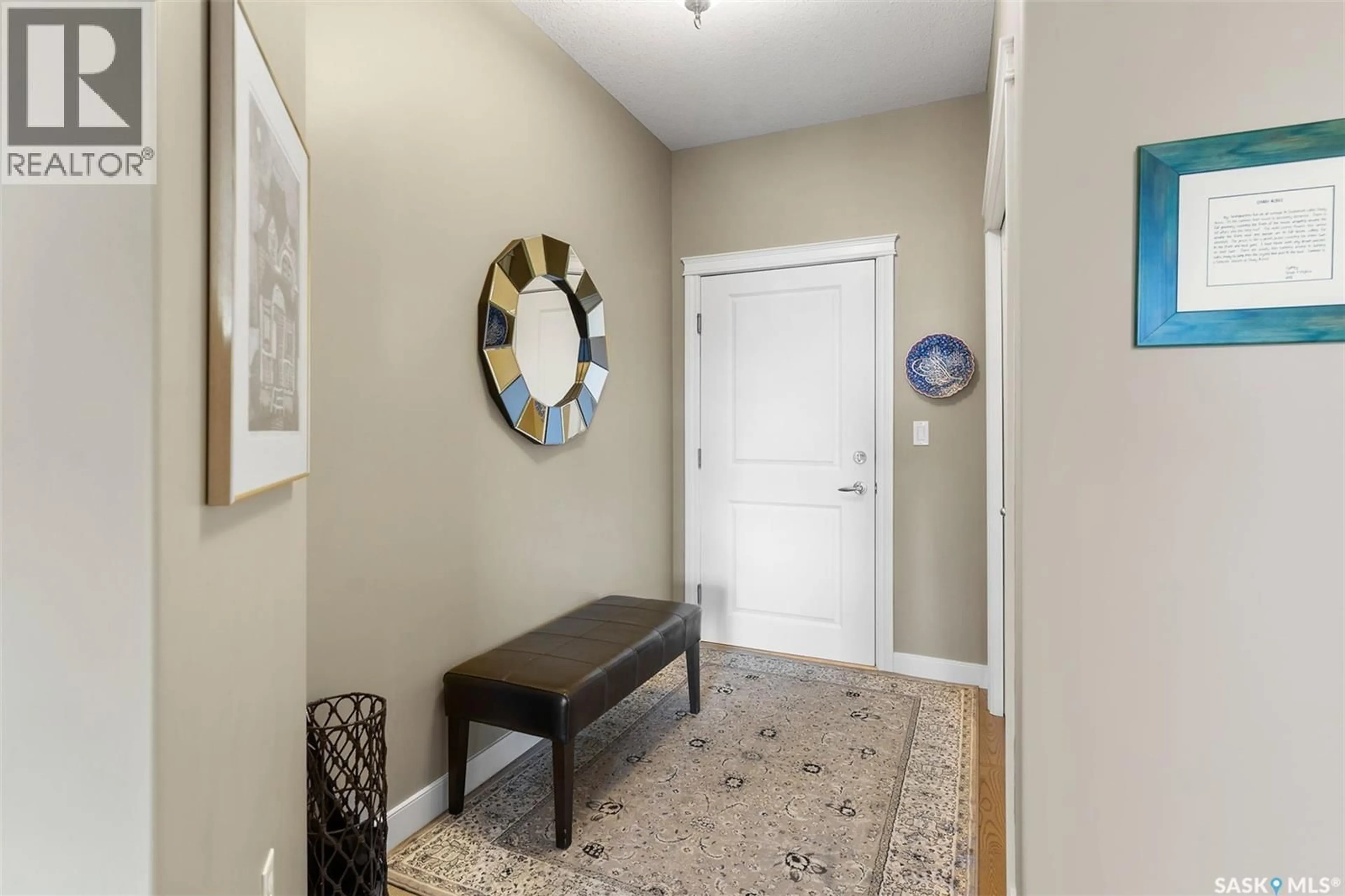 Indoor entryway for 303 - 401 CARTWRIGHT STREET, Saskatoon Saskatchewan S7T0B3