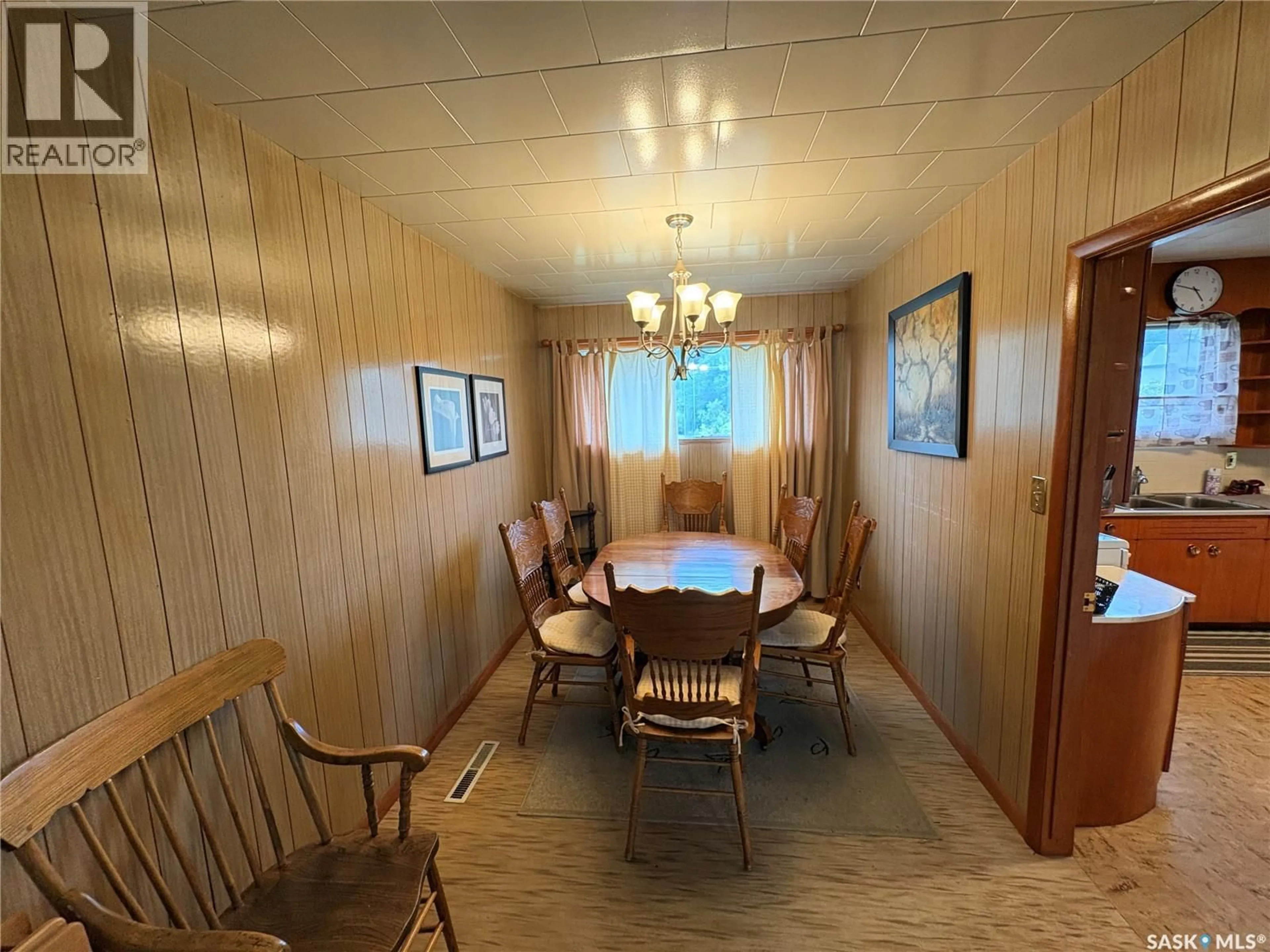Dining room, wood/laminate floor for 415 SASKATCHEWAN AVENUE, Foam Lake Saskatchewan S0A1A0