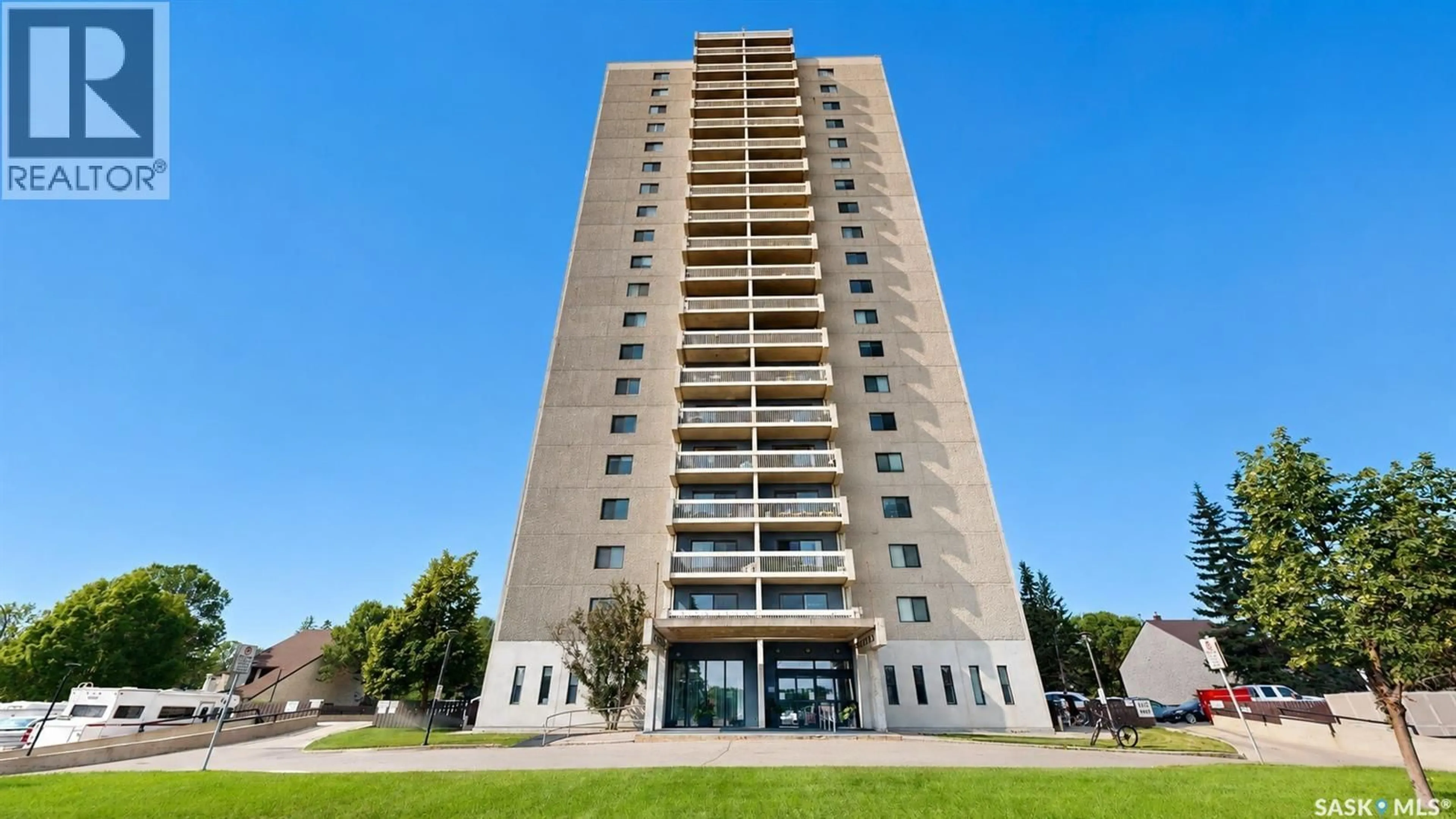 Indoor foyer for 3520 - 2104 HILLSDALE STREET, Regina Saskatchewan S4S5Z5